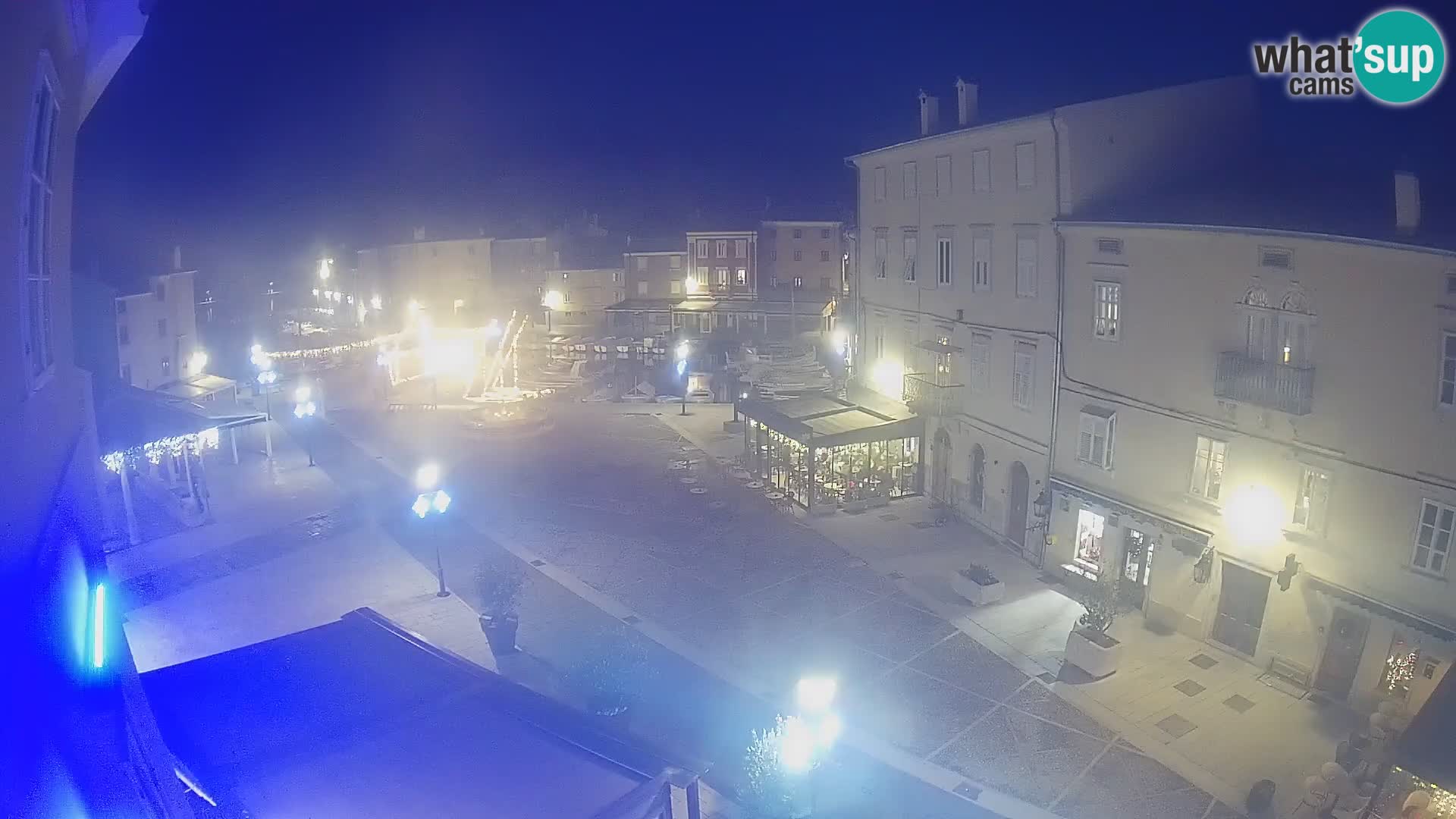 LIVE cam Cres city – place principale et “mandrač” – île de Cres – Croatie
