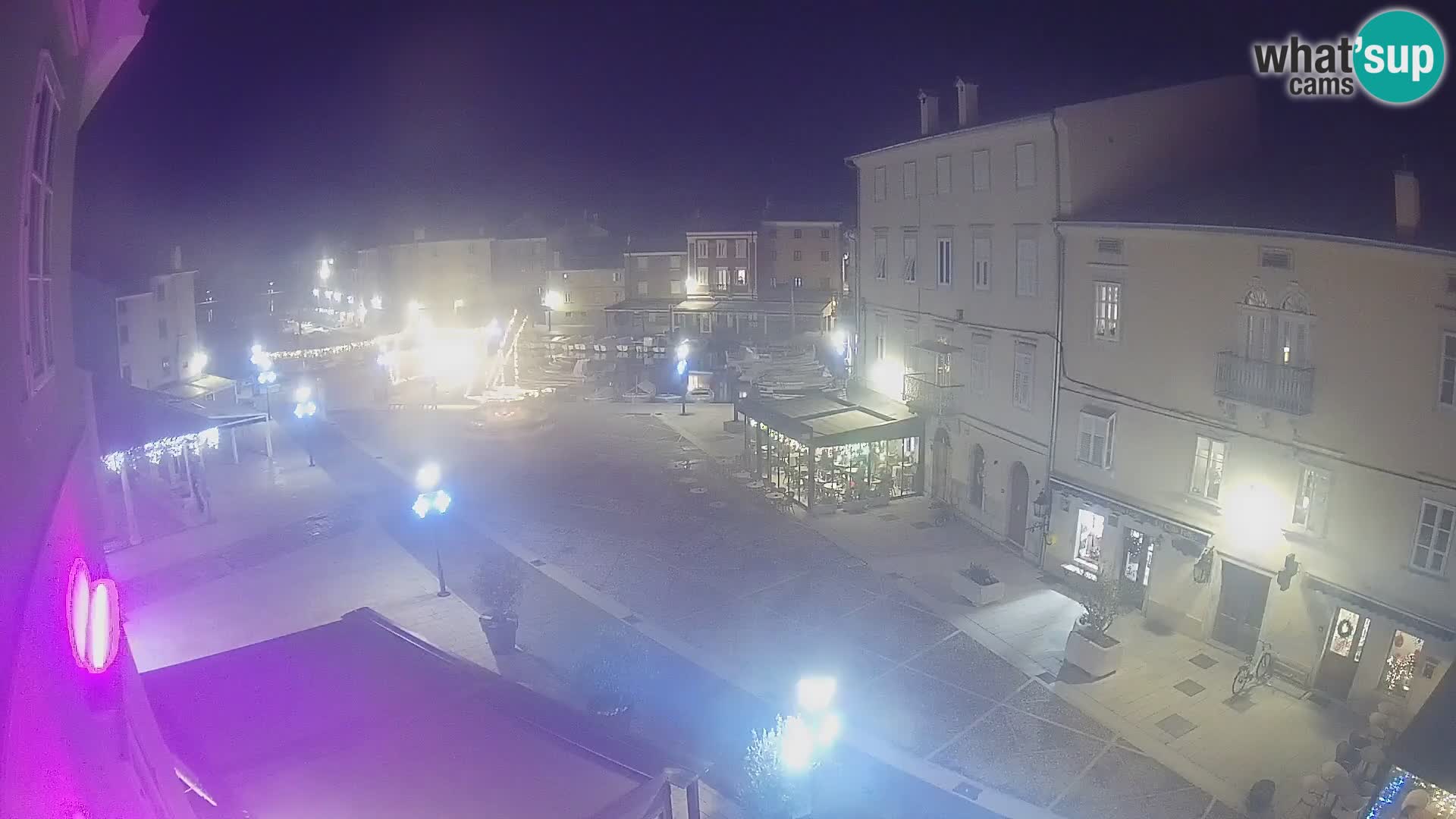 Cámara en vivo ciudad de Cres – plaza principal y “mandrač” – isla de Cres – Croacia