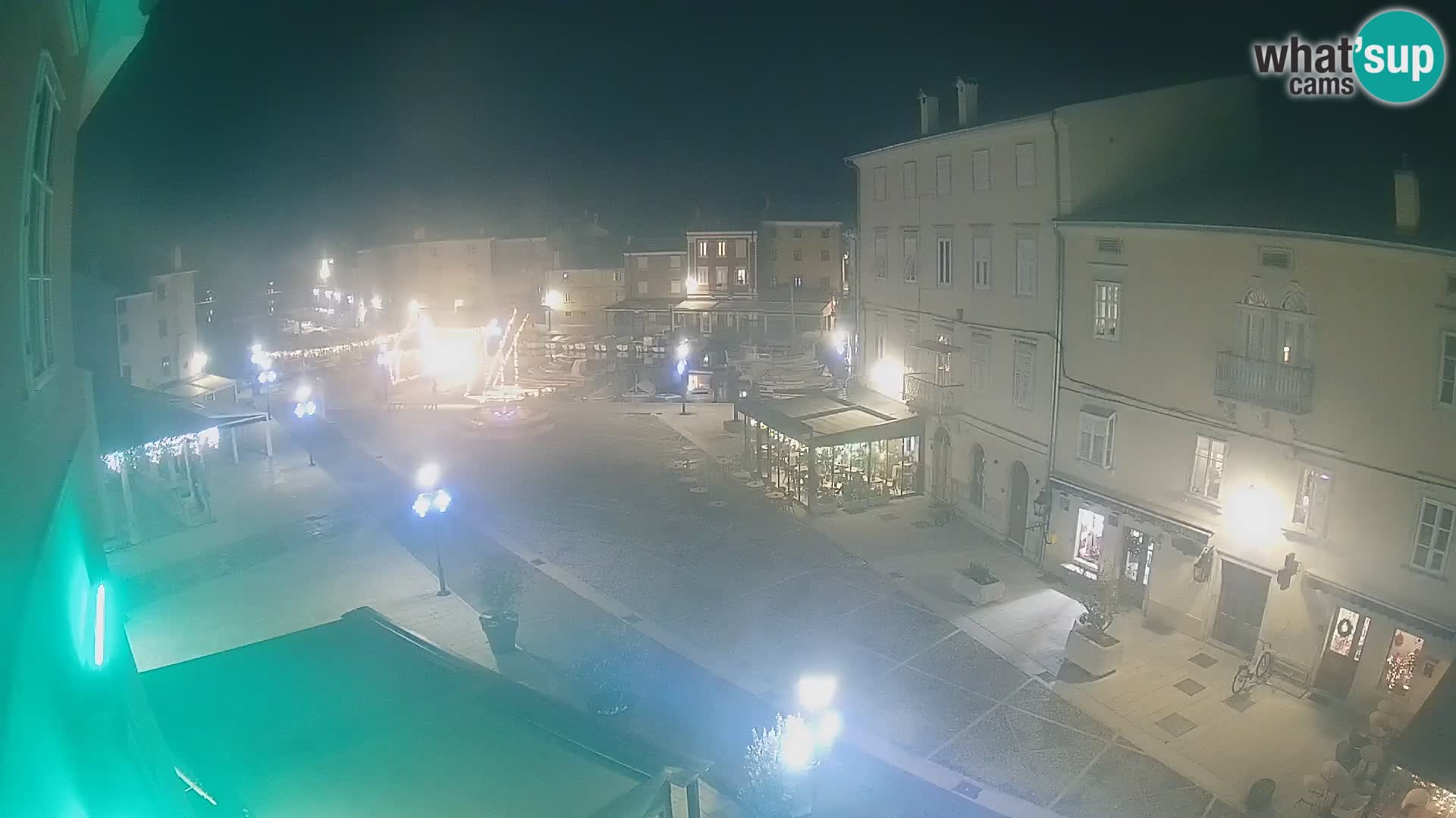 Kamera v ŽIVO Cres mesto – glavni trg in “mandrač” – otok Cres – Hrvaška