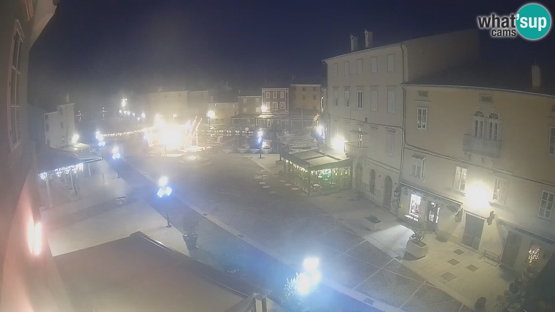 LIVE cam Cres city – place principale et “mandrač” – île de Cres – Croatie