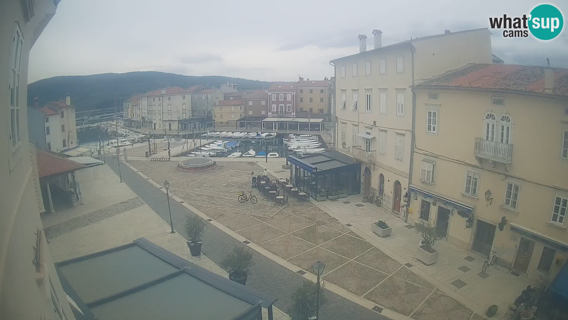 LIVE cam Cres Stadt – Hauptplatz und “mandrač” – Cres Insel – Kroatien