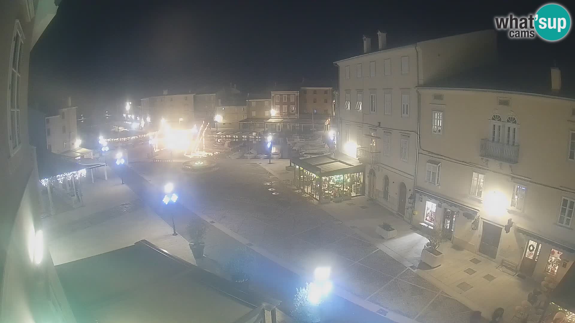 LIVE cam Cres city – place principale et “mandrač” – île de Cres – Croatie