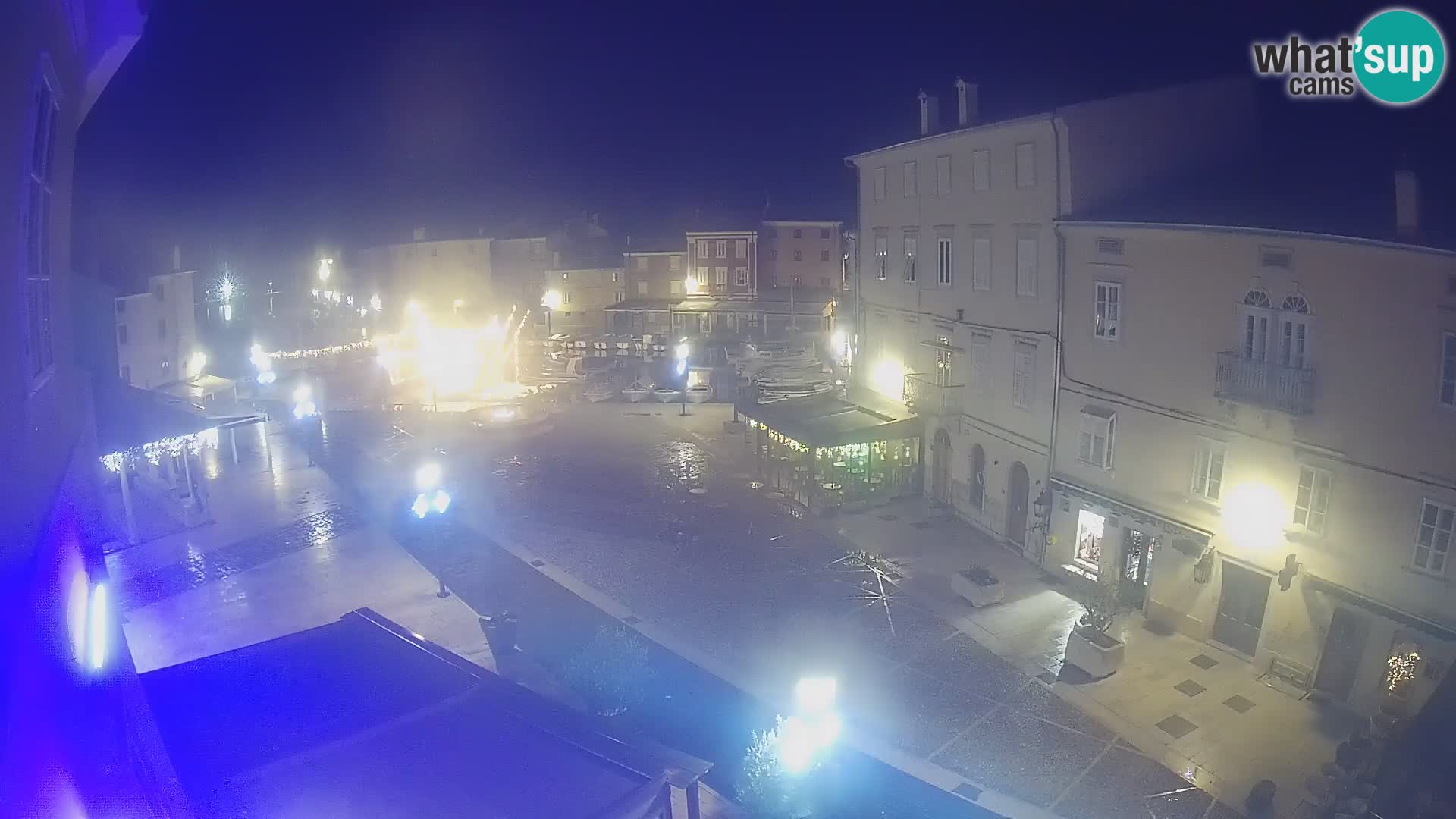 LIVE cam Cres city – place principale et “mandrač” – île de Cres – Croatie