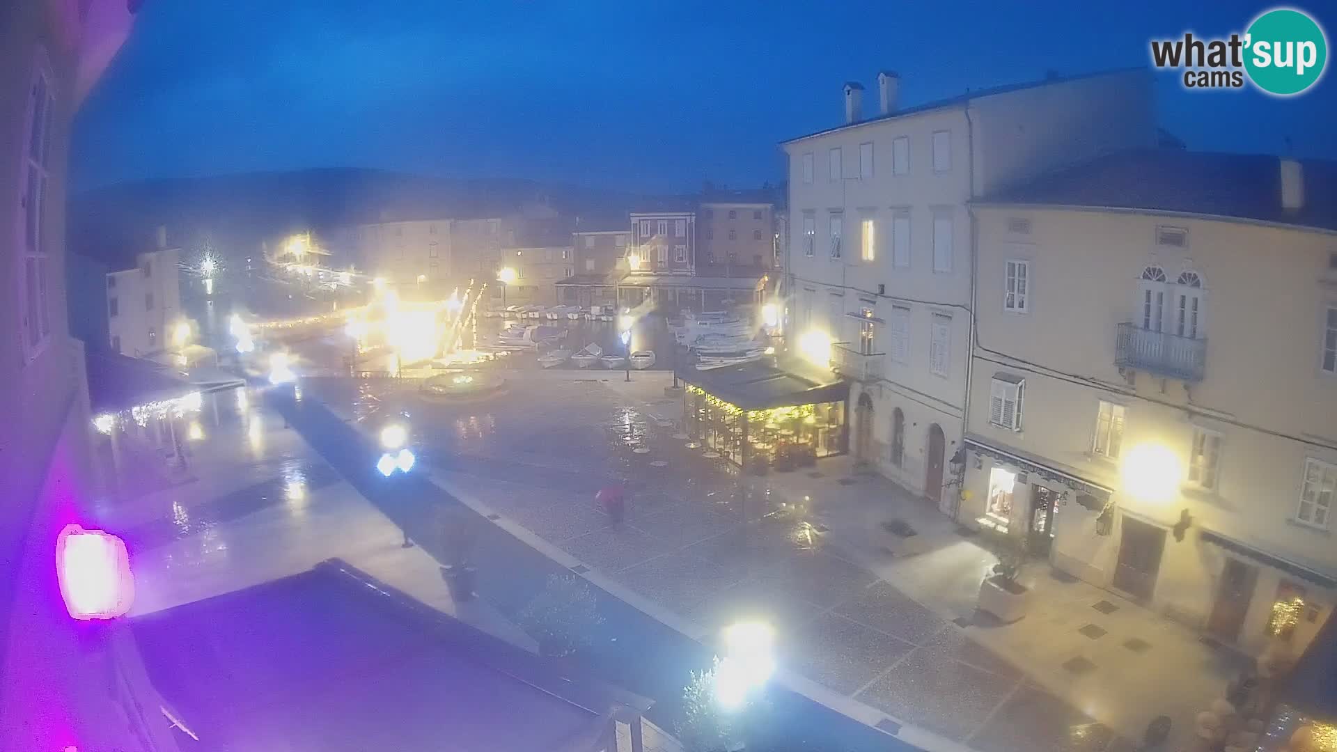 Cámara en vivo ciudad de Cres – plaza principal y “mandrač” – isla de Cres – Croacia