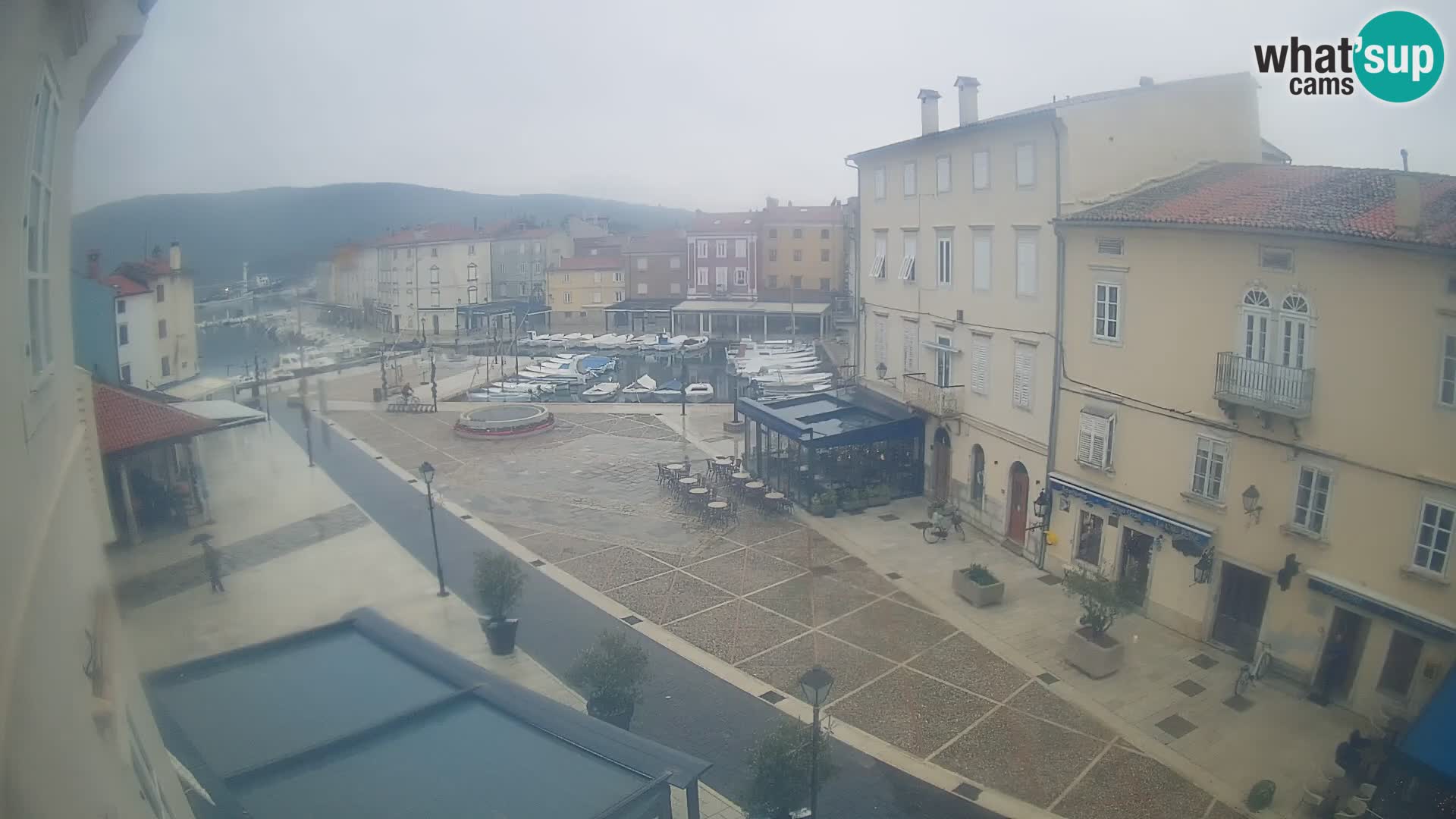 LIVE cam Cres città – piazza principale e “mandrač” – isola di Cherso – Croazia