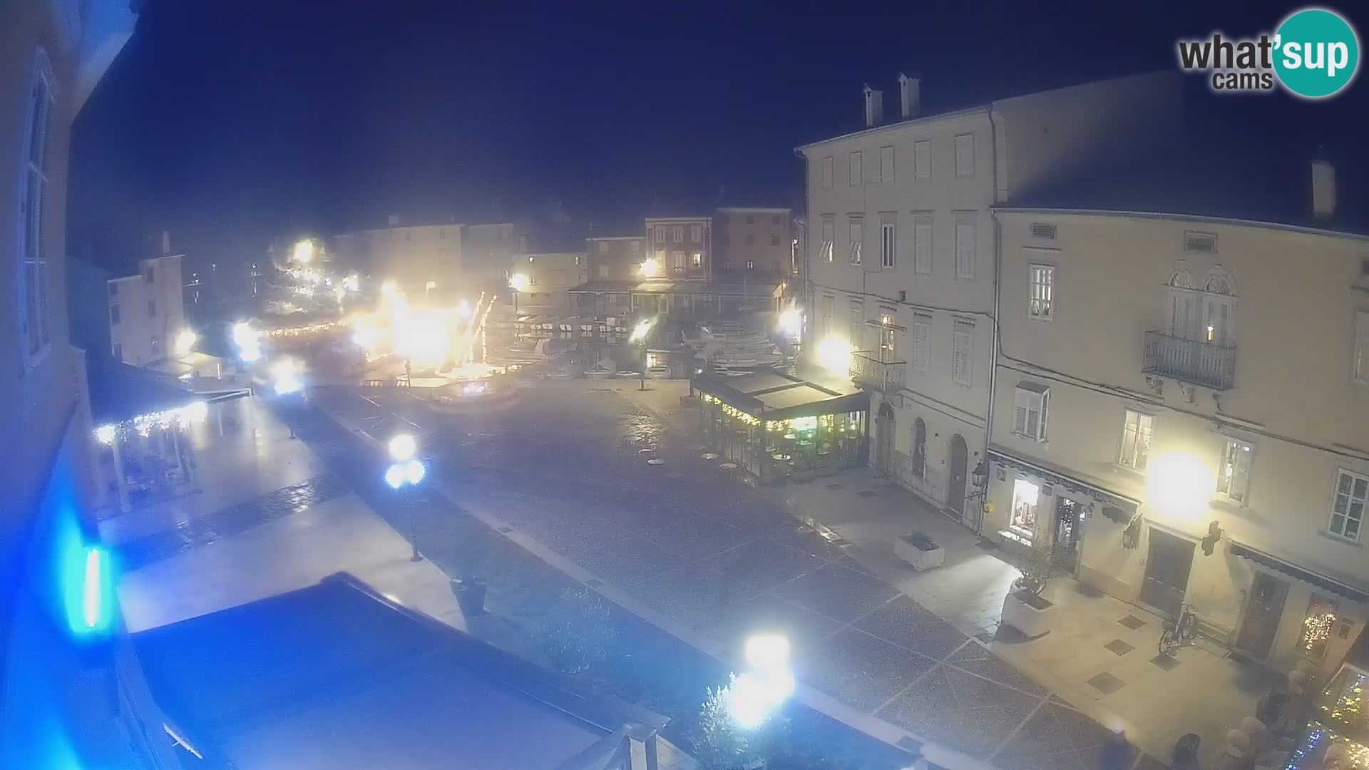 LIVE cam Cres city – place principale et “mandrač” – île de Cres – Croatie