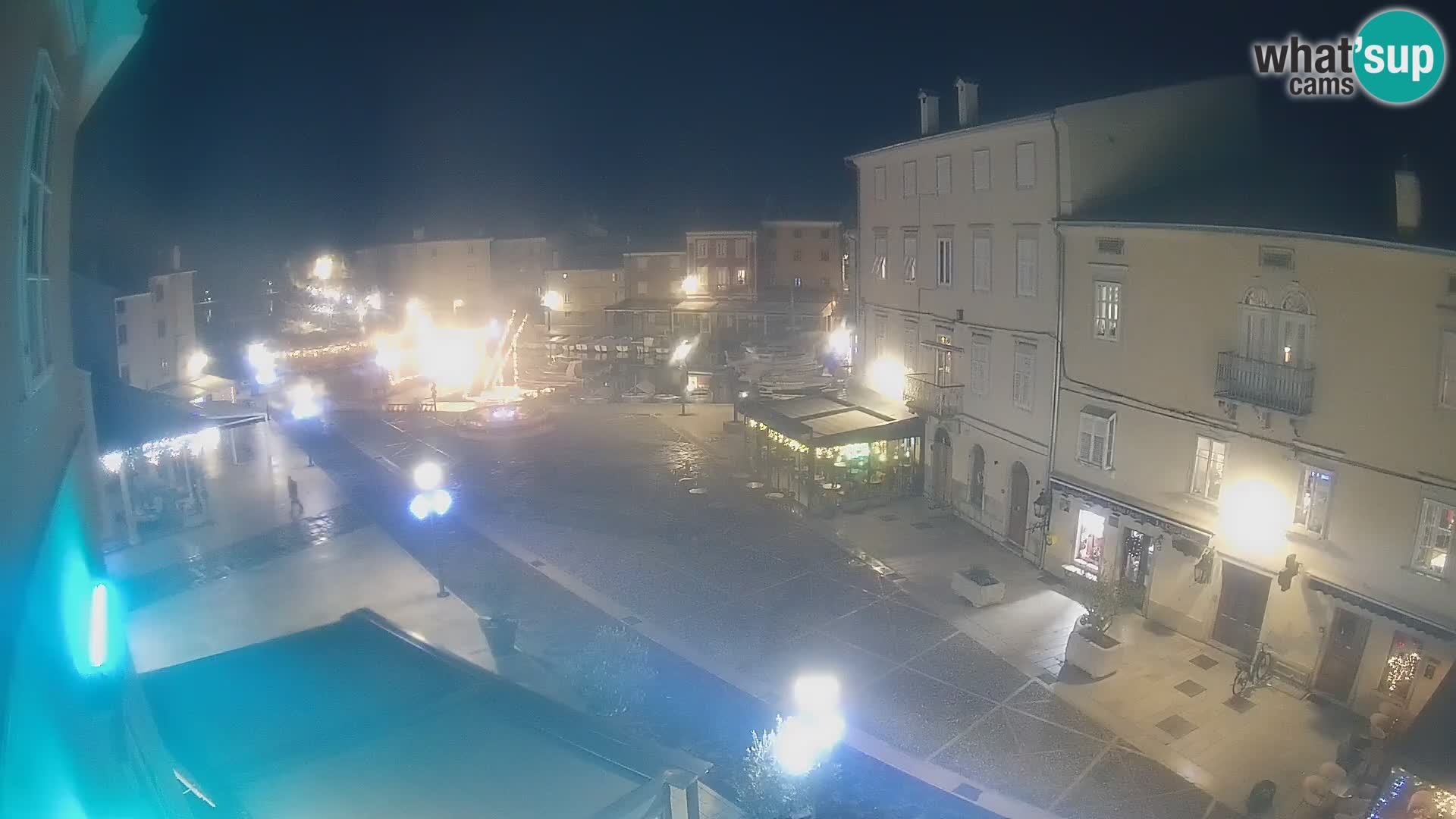 LIVE cam Cres city – place principale et “mandrač” – île de Cres – Croatie