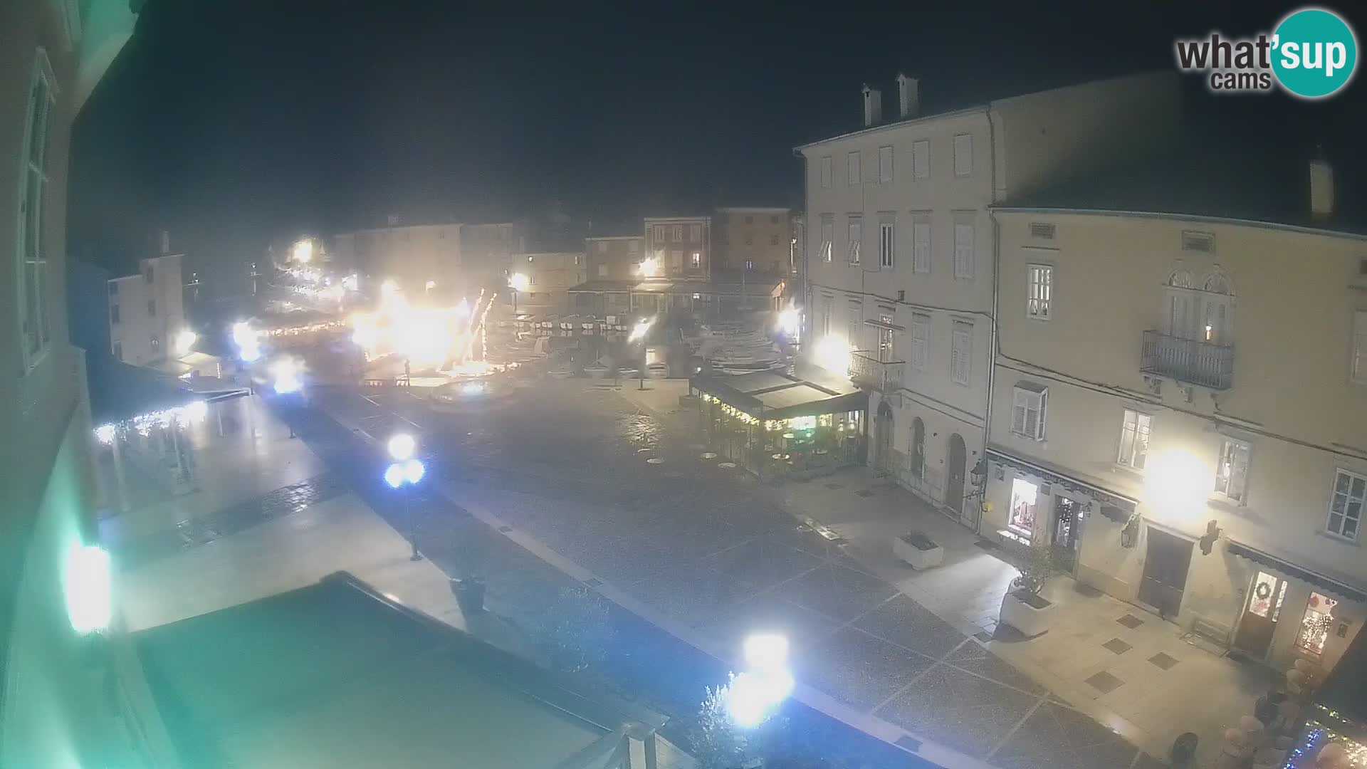 LIVE cam Cres city – place principale et “mandrač” – île de Cres – Croatie
