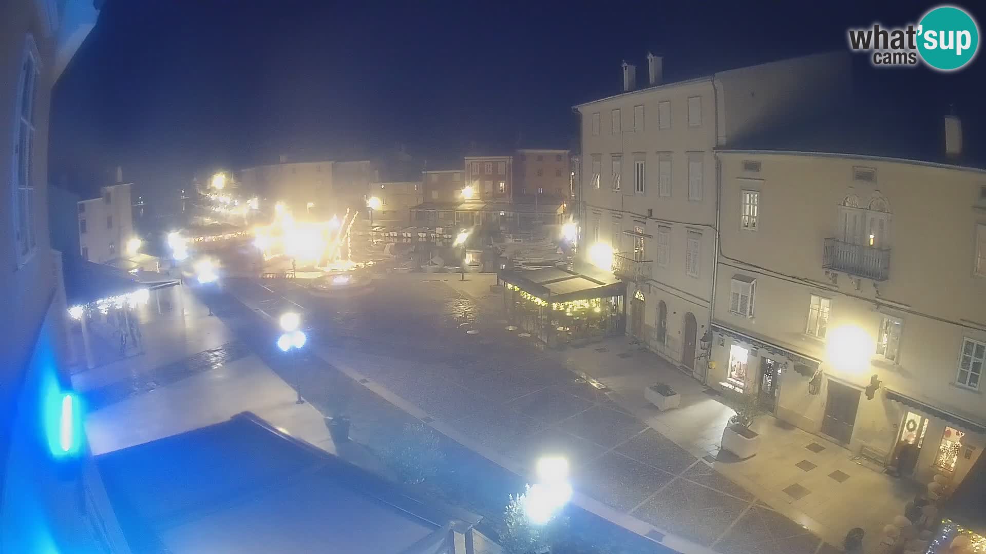 Kamera v ŽIVO Cres mesto – glavni trg in “mandrač” – otok Cres – Hrvaška