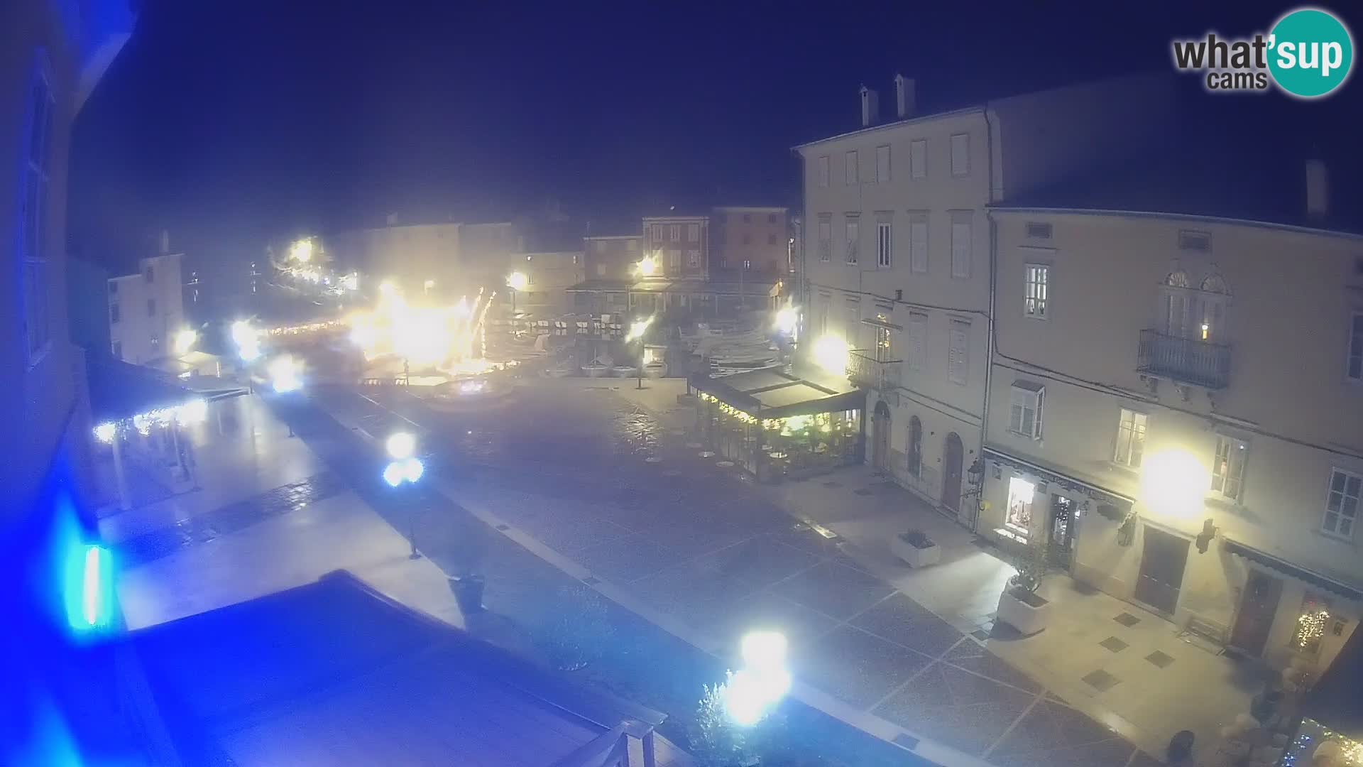 Kamera v ŽIVO Cres mesto – glavni trg in “mandrač” – otok Cres – Hrvaška