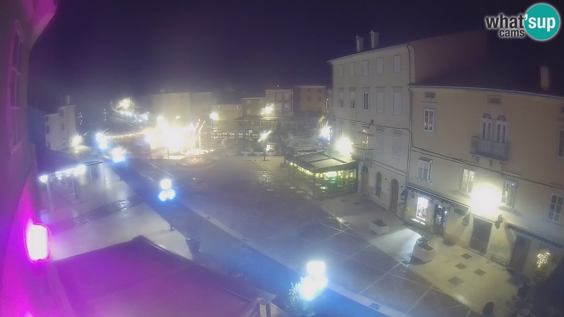 LIVE cam Cres city – place principale et “mandrač” – île de Cres – Croatie