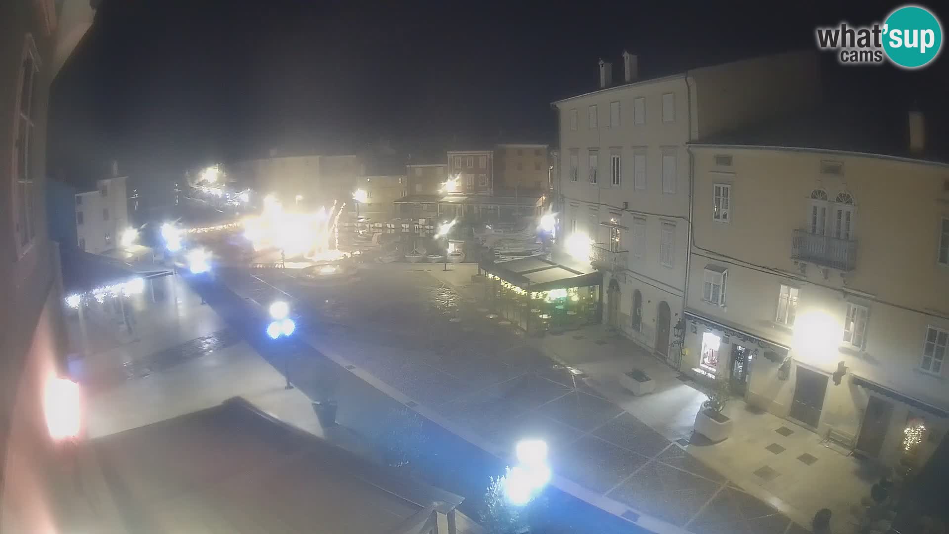 LIVE cam Cres city – place principale et “mandrač” – île de Cres – Croatie