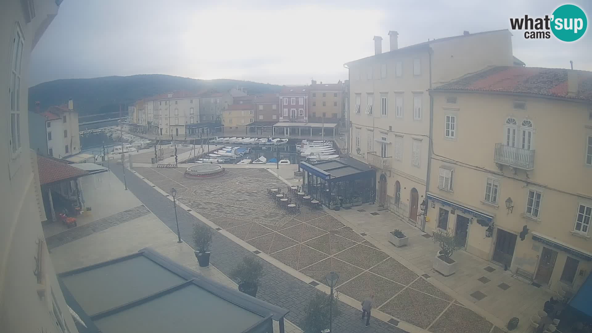 LIVE cam Cres Stadt – Hauptplatz und “mandrač” – Cres Insel – Kroatien