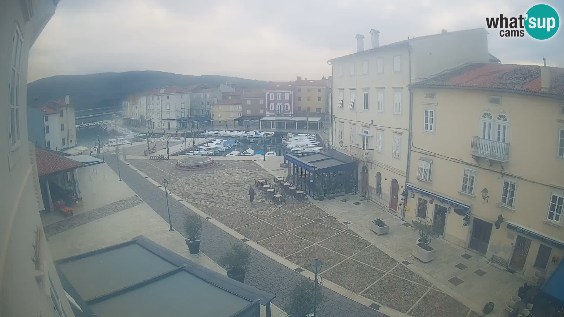 LIVE cam Cres Stadt – Hauptplatz und “mandrač” – Cres Insel – Kroatien