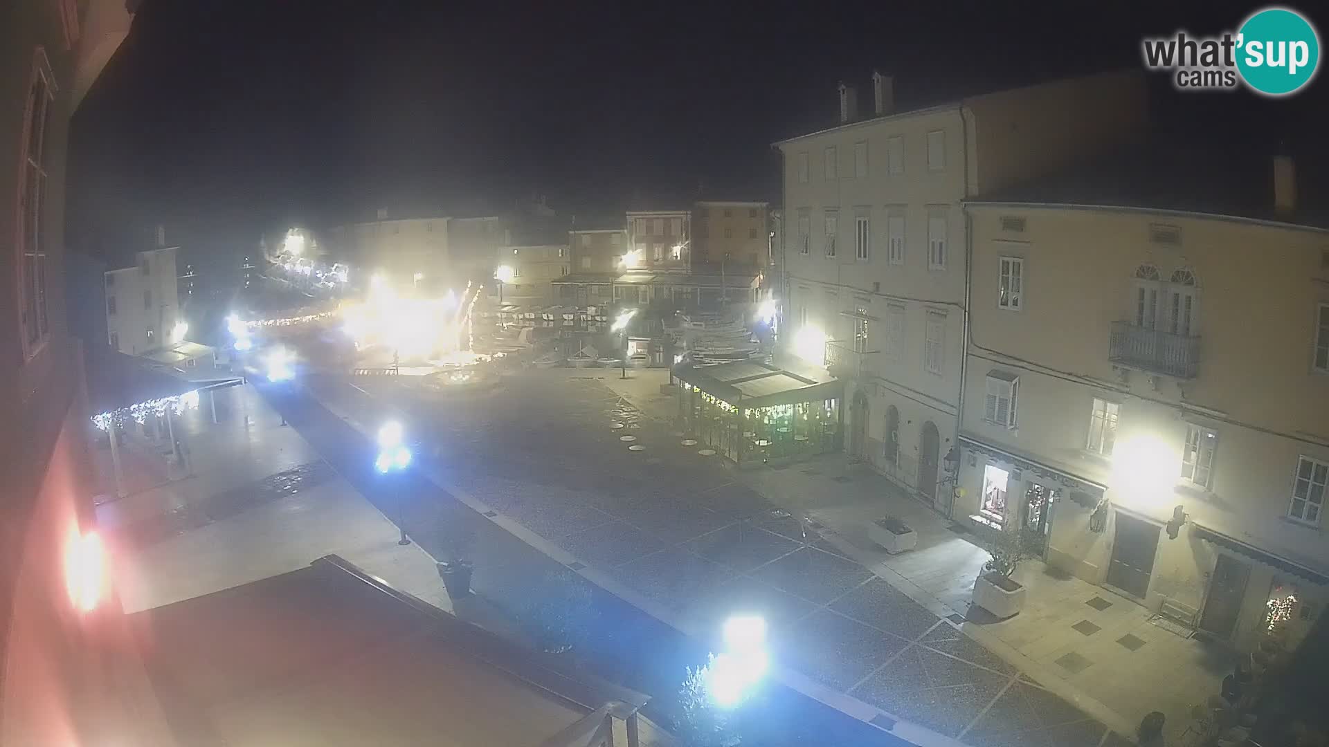 LIVE cam Cres city – place principale et “mandrač” – île de Cres – Croatie