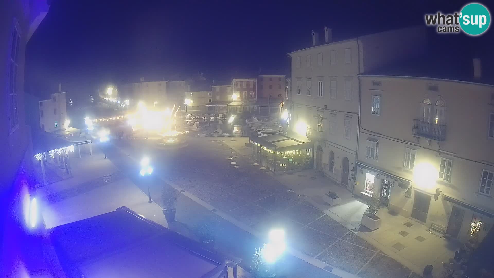 LIVE cam Cres city – place principale et “mandrač” – île de Cres – Croatie