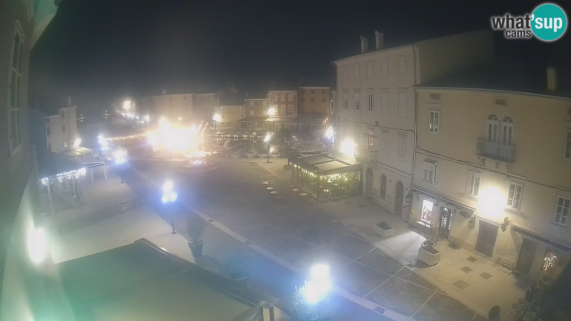 LIVE cam Cres city – place principale et “mandrač” – île de Cres – Croatie