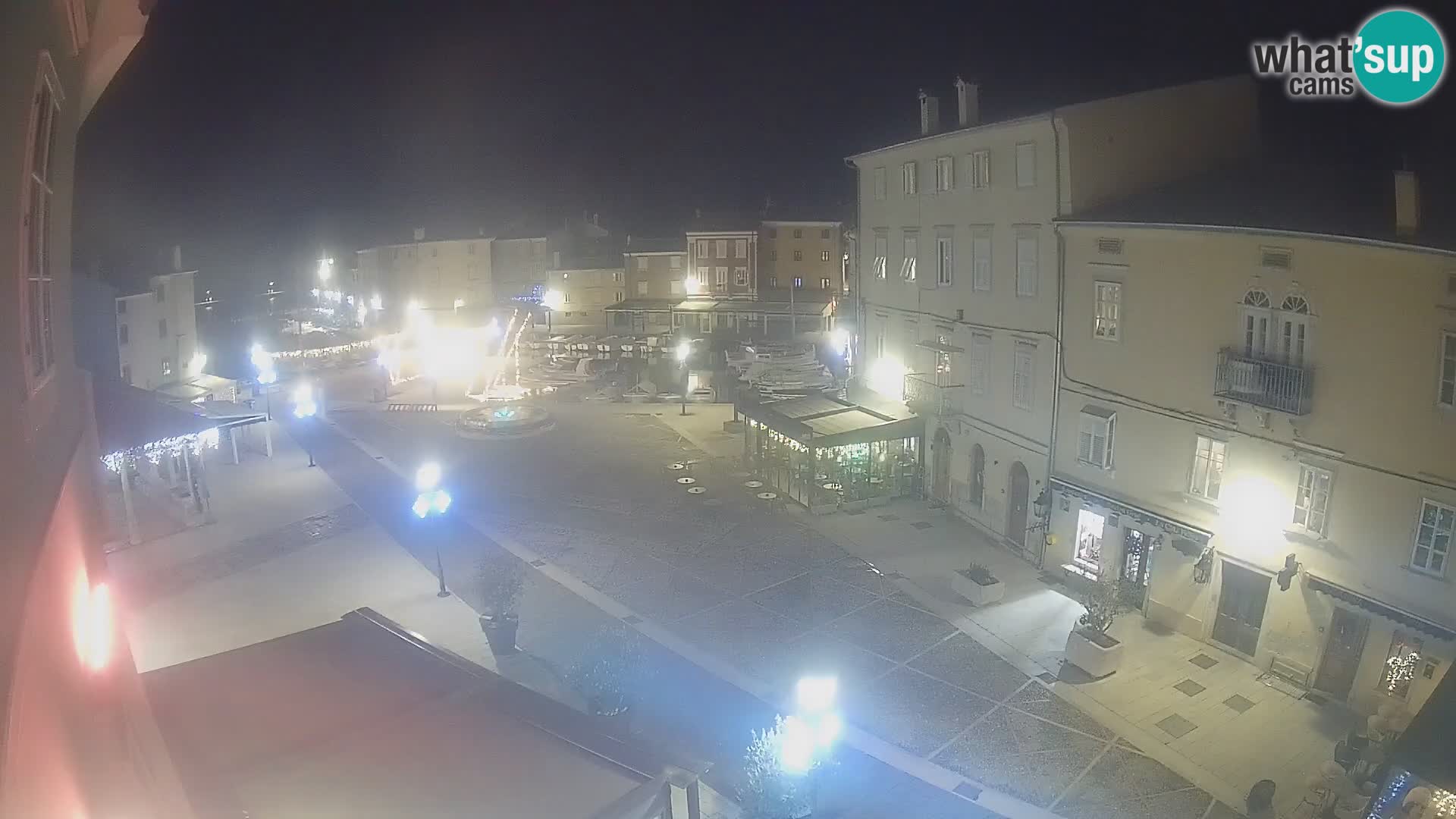 LIVE cam Cres city – place principale et “mandrač” – île de Cres – Croatie
