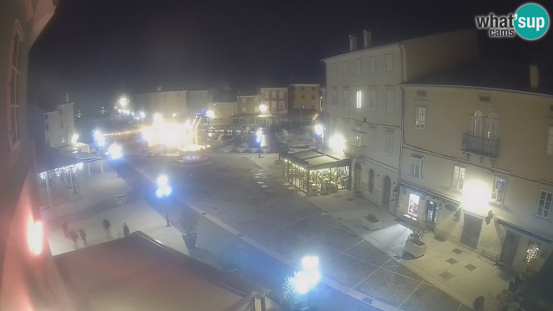 LIVE cam Cres city – place principale et “mandrač” – île de Cres – Croatie