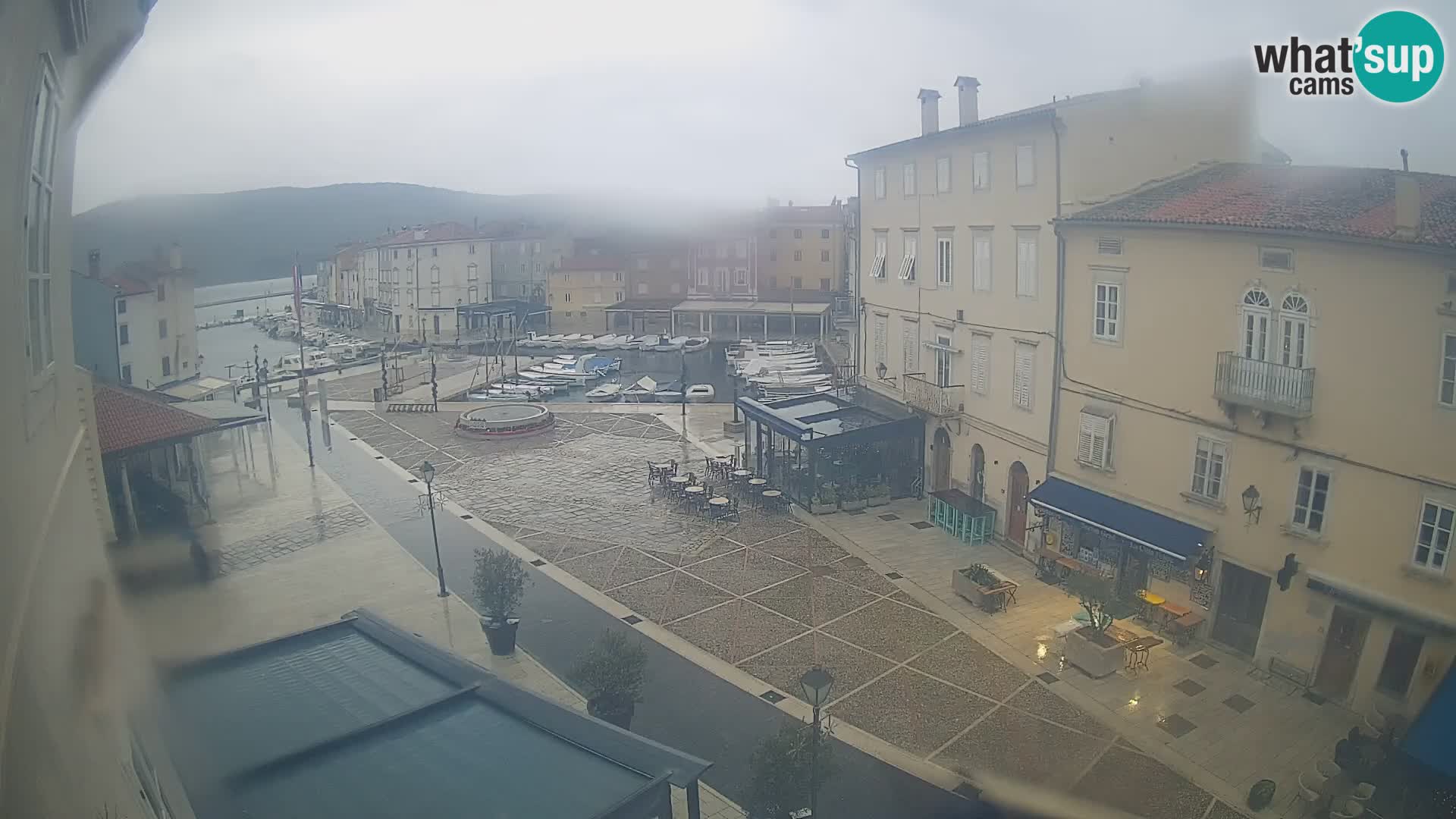 LIVE cam Cres Stadt – Hauptplatz und “mandrač” – Cres Insel – Kroatien