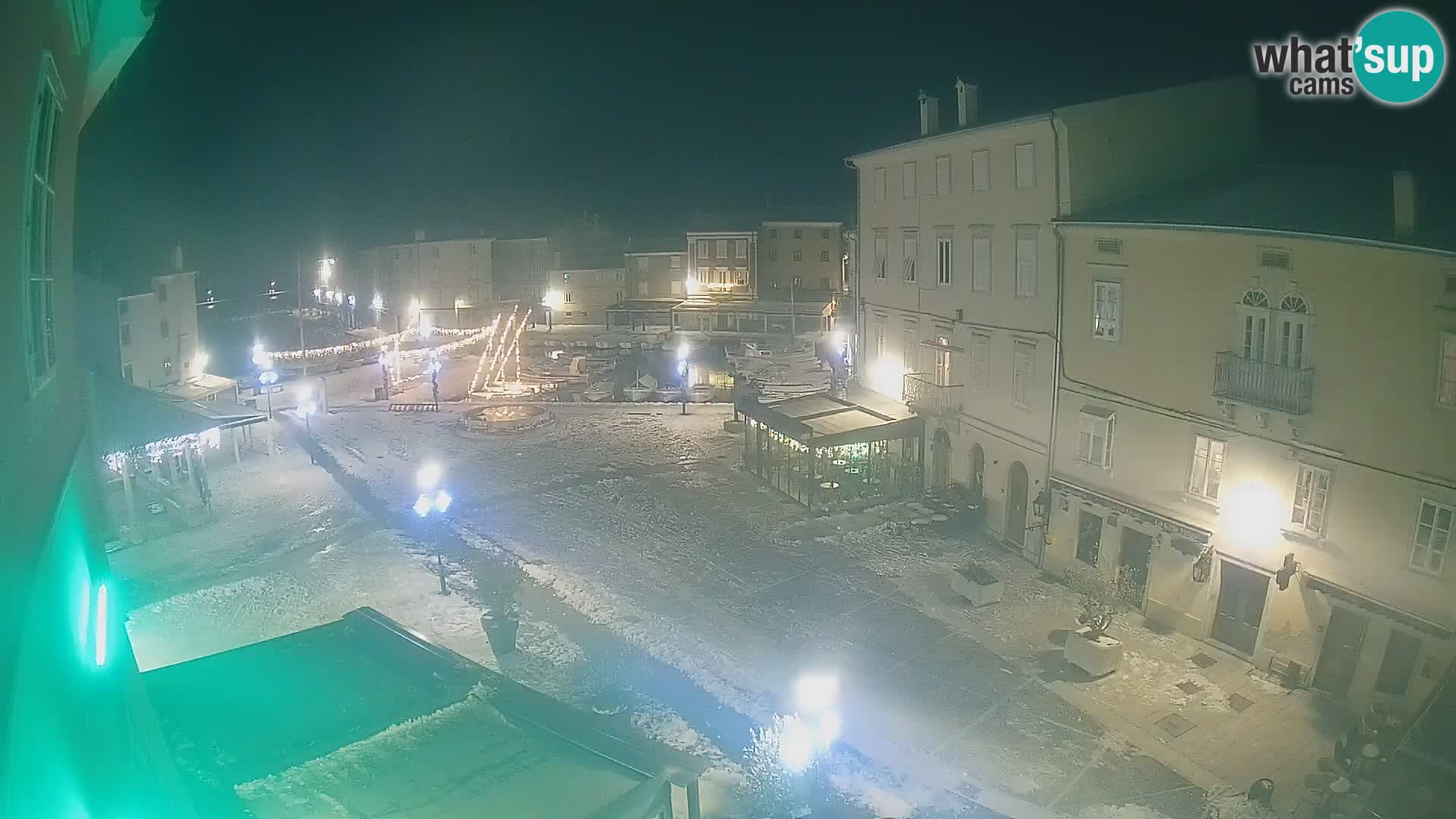 LIVE cam Cres city – place principale et “mandrač” – île de Cres – Croatie
