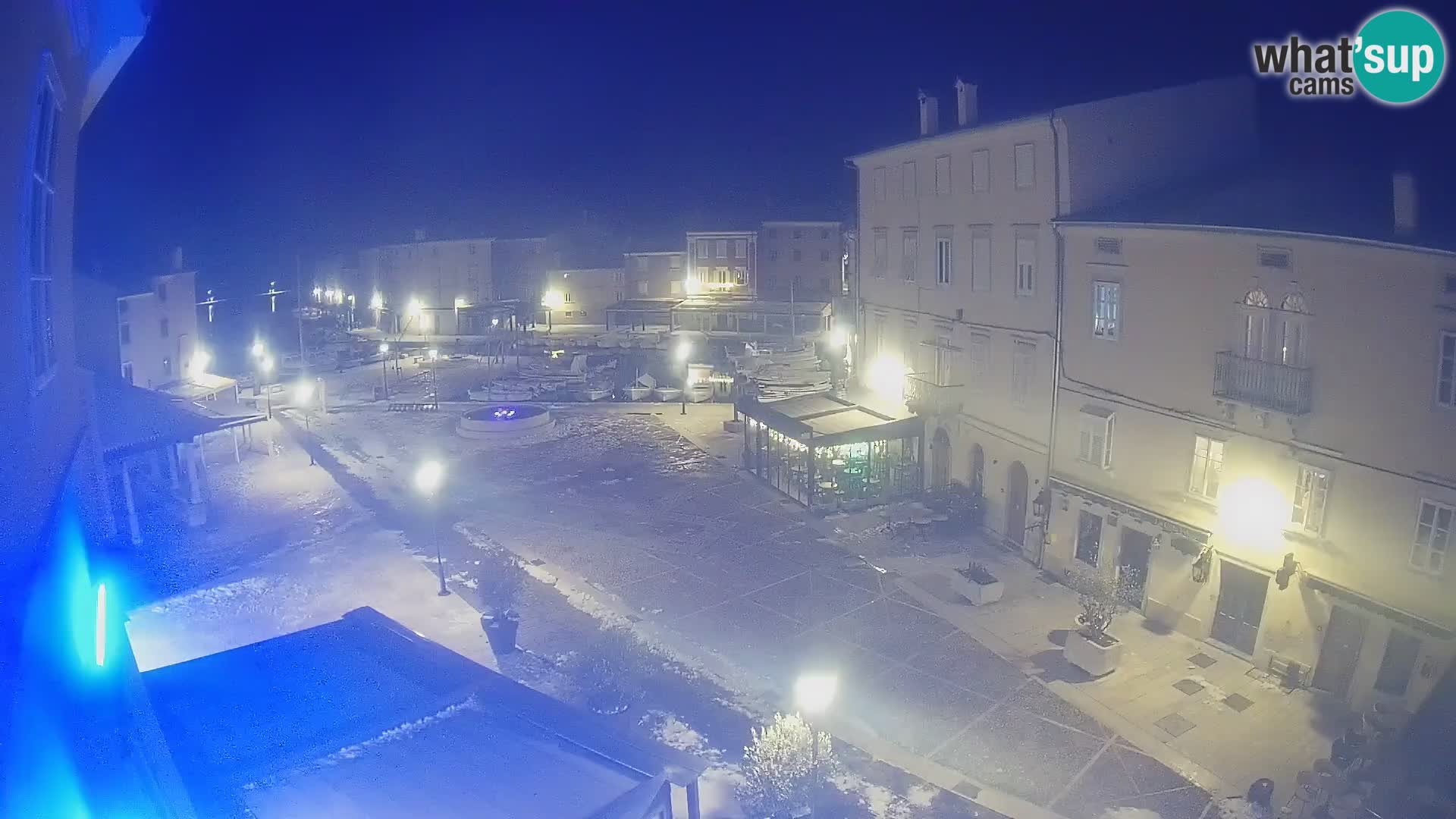 Cámara en vivo ciudad de Cres – plaza principal y “mandrač” – isla de Cres – Croacia