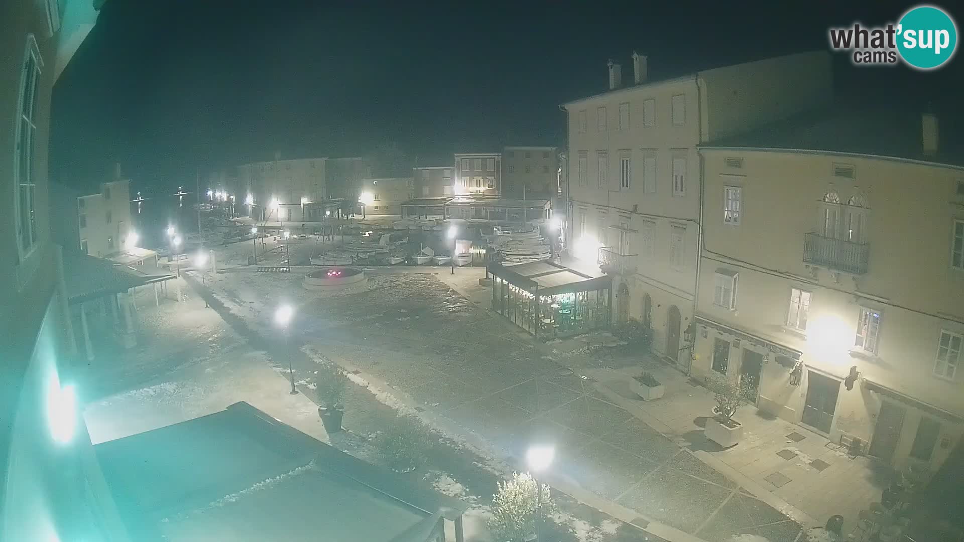 LIVE cam Cres Stadt – Hauptplatz und “mandrač” – Cres Insel – Kroatien