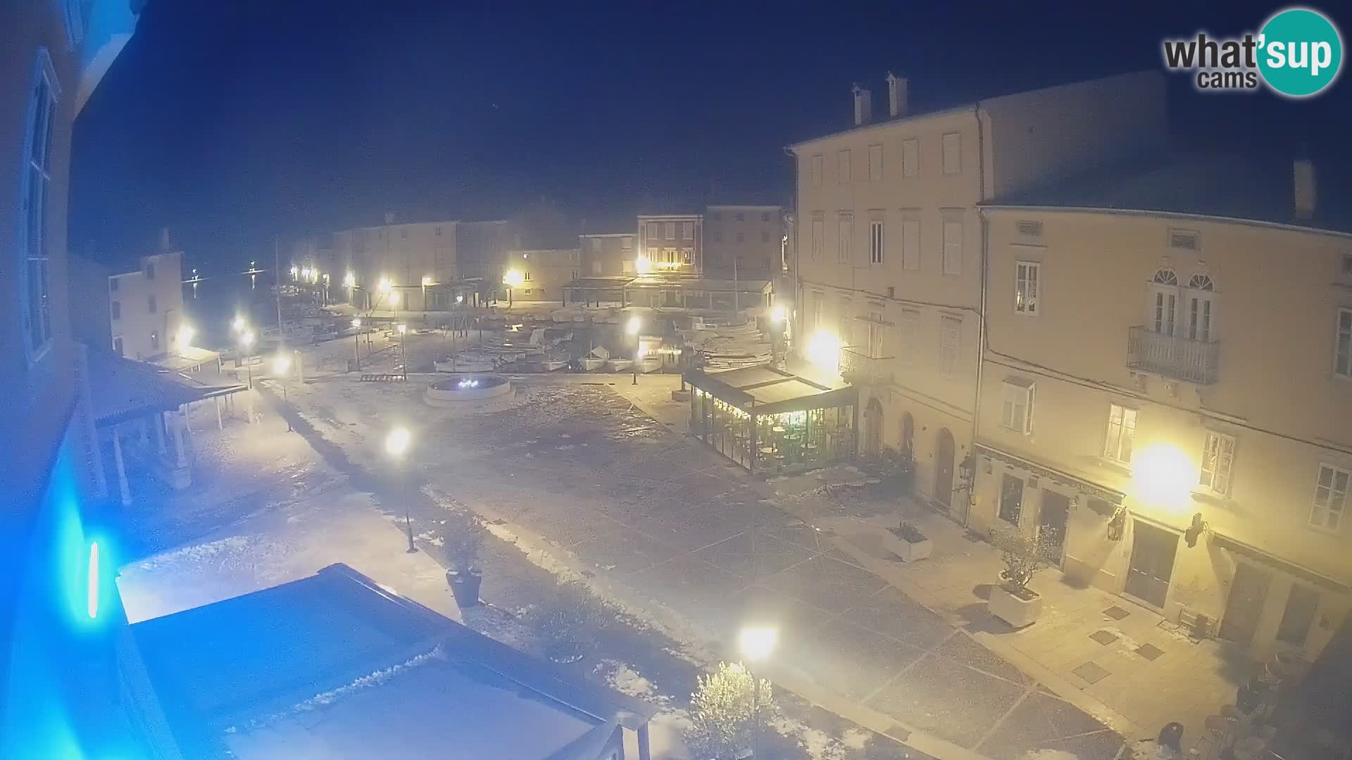 LIVE cam Cres city – place principale et “mandrač” – île de Cres – Croatie