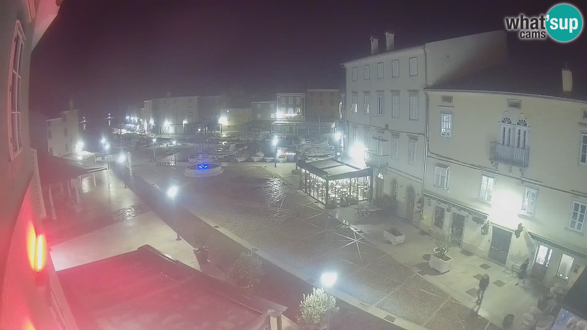 Cámara en vivo ciudad de Cres – plaza principal y “mandrač” – isla de Cres – Croacia