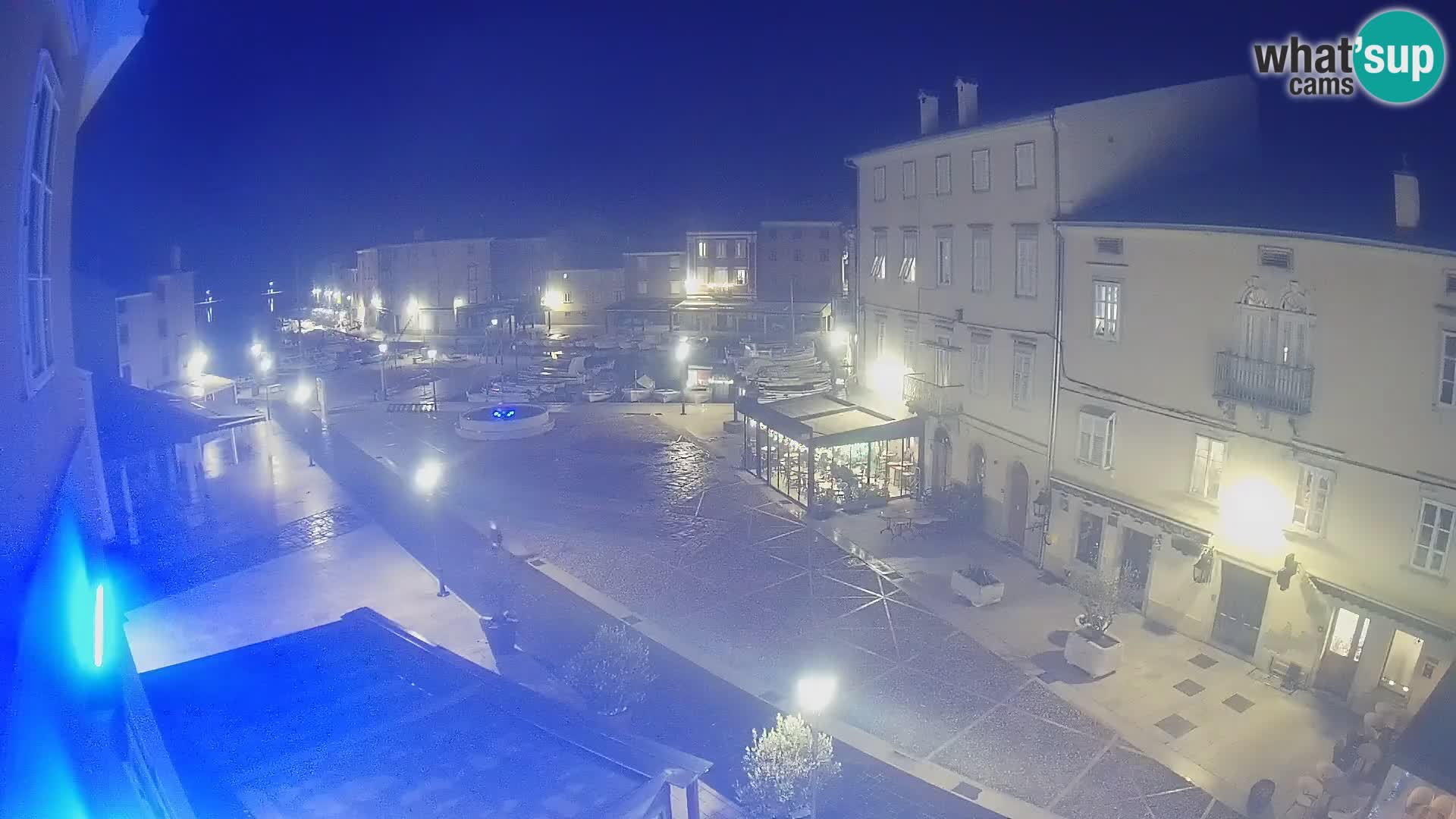 Cámara en vivo ciudad de Cres – plaza principal y “mandrač” – isla de Cres – Croacia