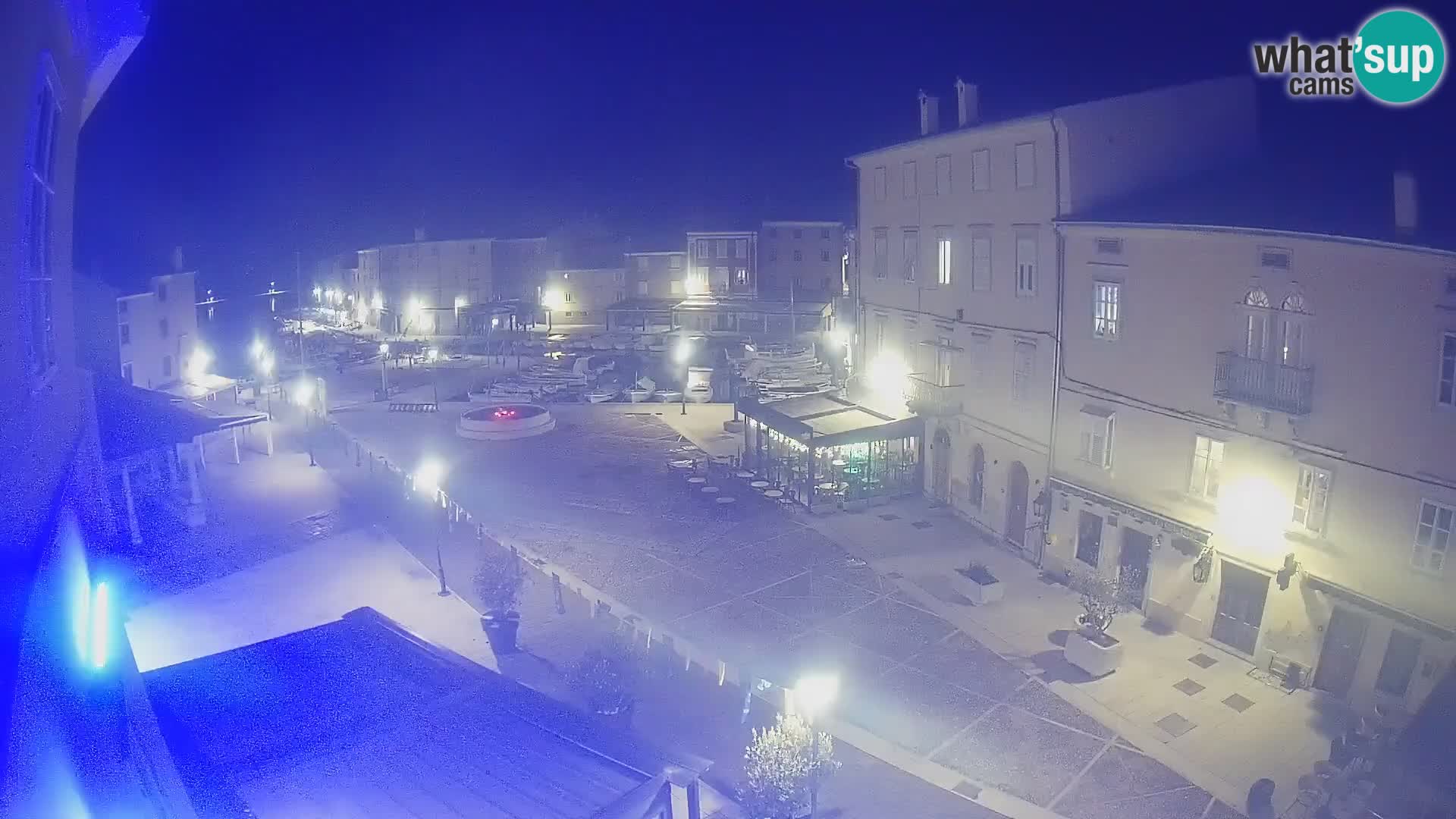 LIVE cam Cres city – place principale et “mandrač” – île de Cres – Croatie
