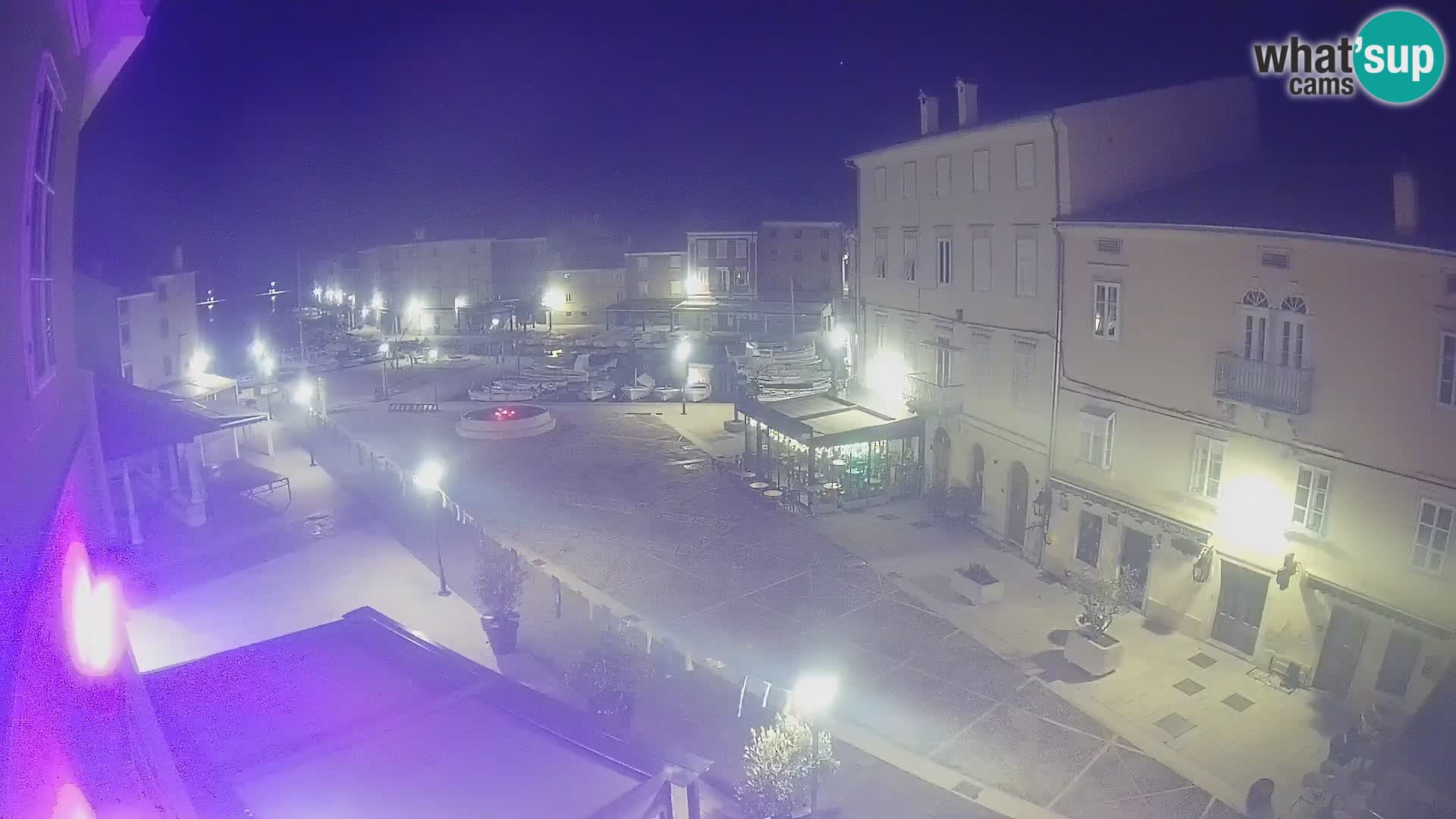 LIVE cam Cres city – place principale et “mandrač” – île de Cres – Croatie