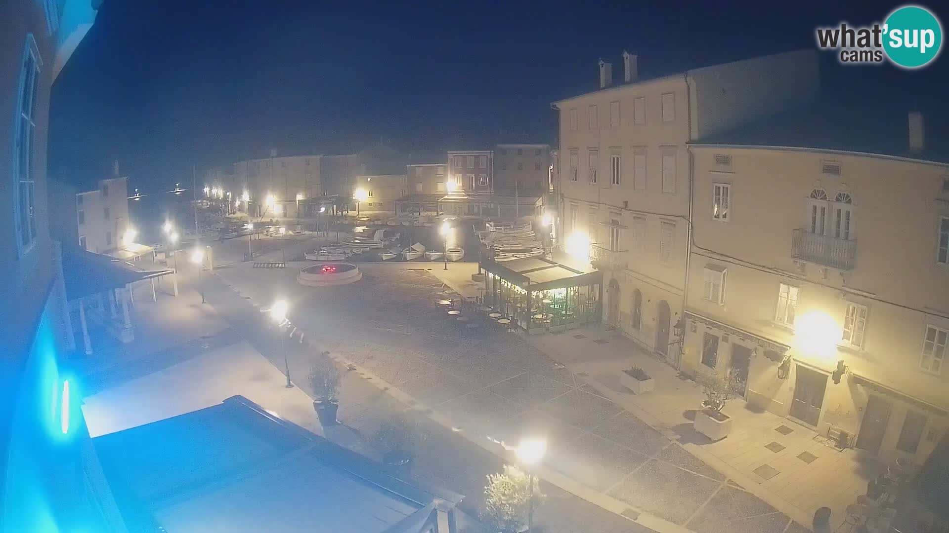 LIVE cam Cres city – place principale et “mandrač” – île de Cres – Croatie