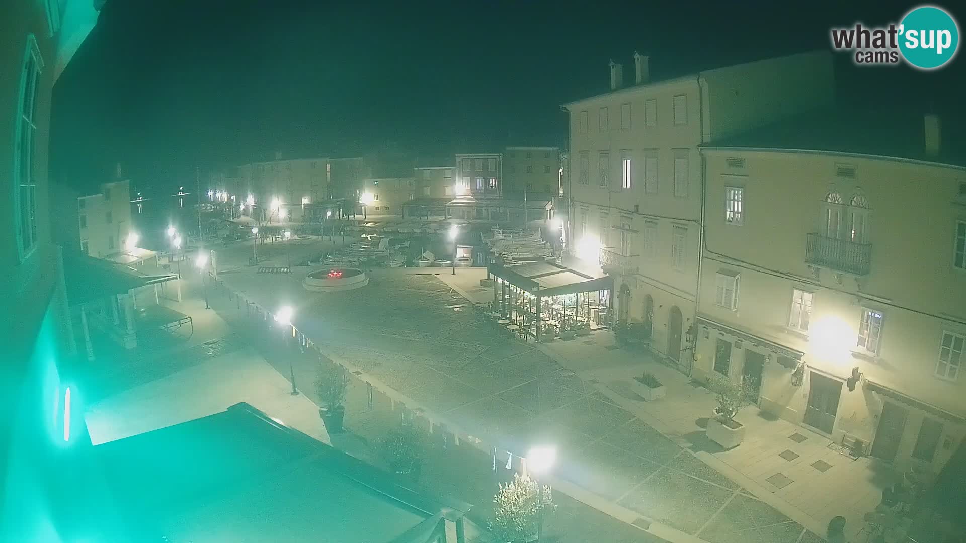 LIVE cam Cres city – place principale et “mandrač” – île de Cres – Croatie
