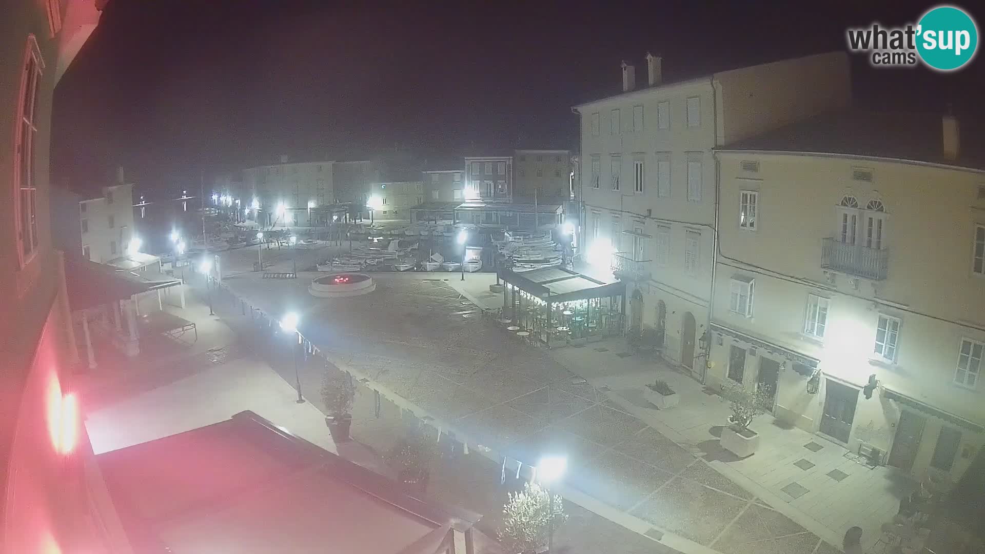 LIVE cam Cres city – place principale et “mandrač” – île de Cres – Croatie