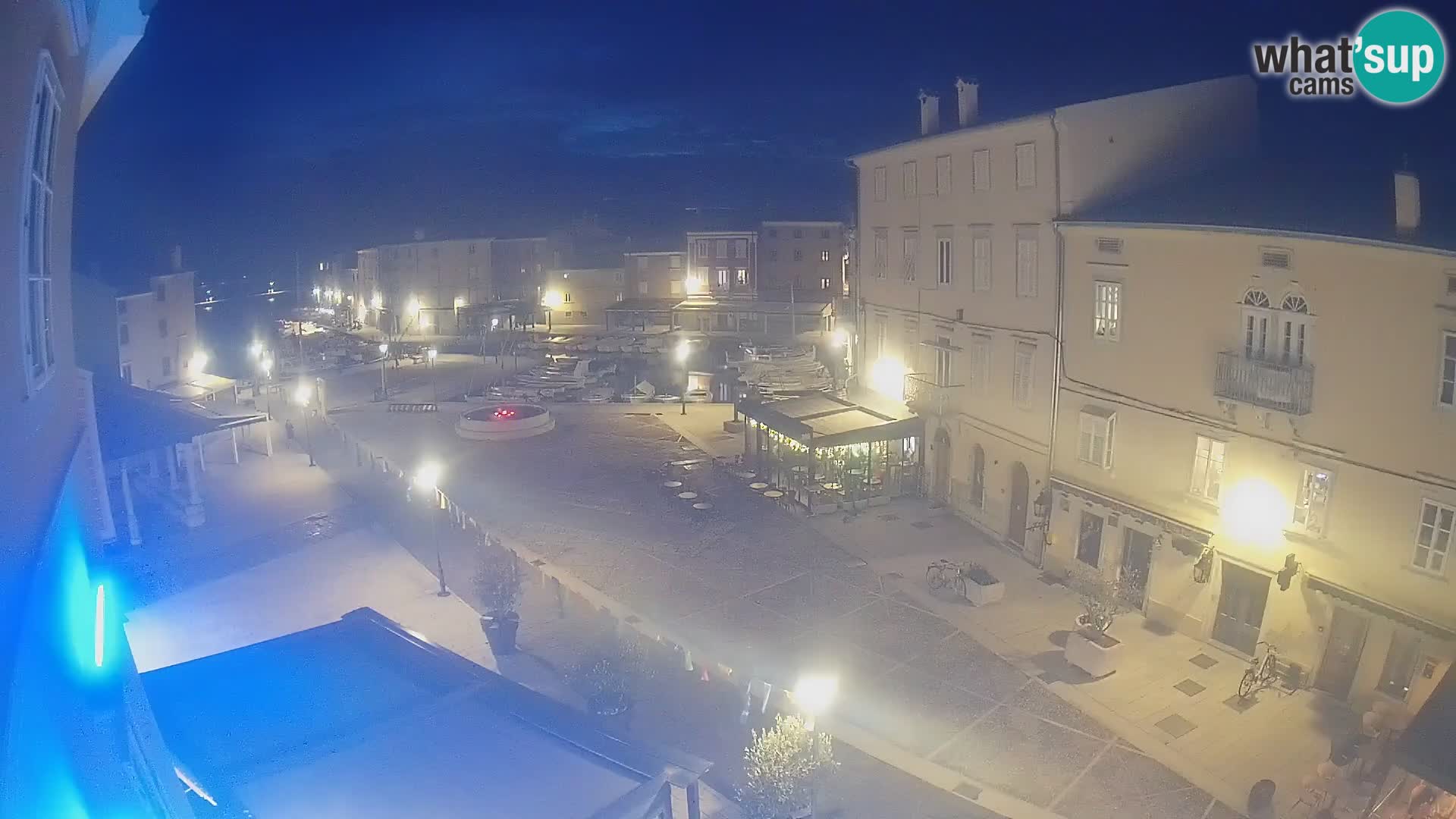 LIVE cam Cres city – place principale et “mandrač” – île de Cres – Croatie