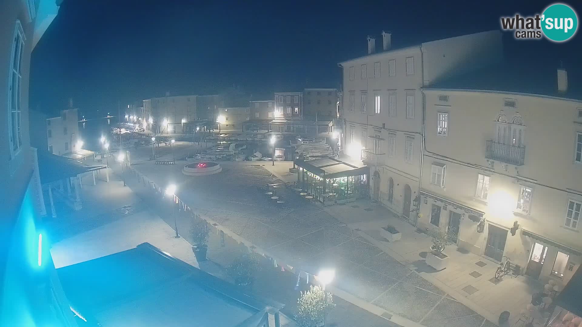 LIVE cam Cres city – place principale et “mandrač” – île de Cres – Croatie