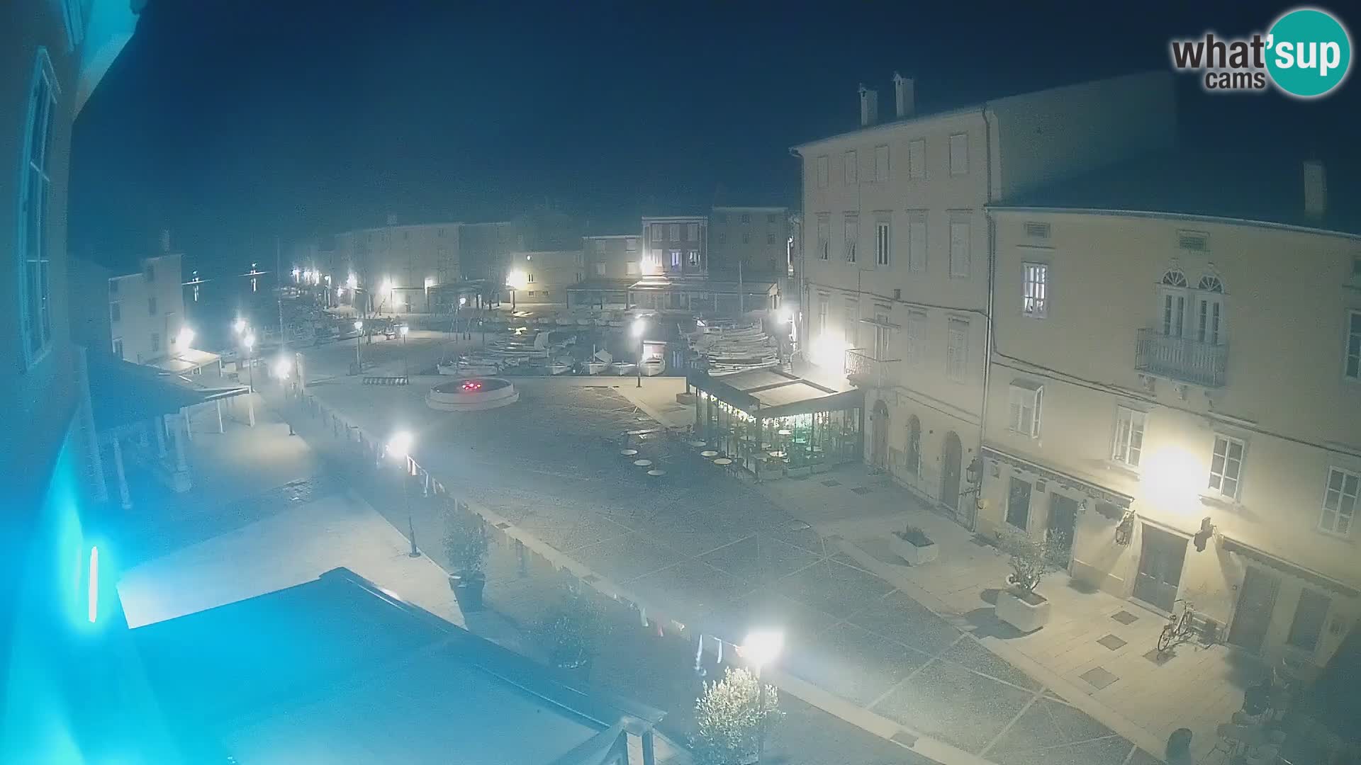 LIVE cam Cres city – place principale et “mandrač” – île de Cres – Croatie