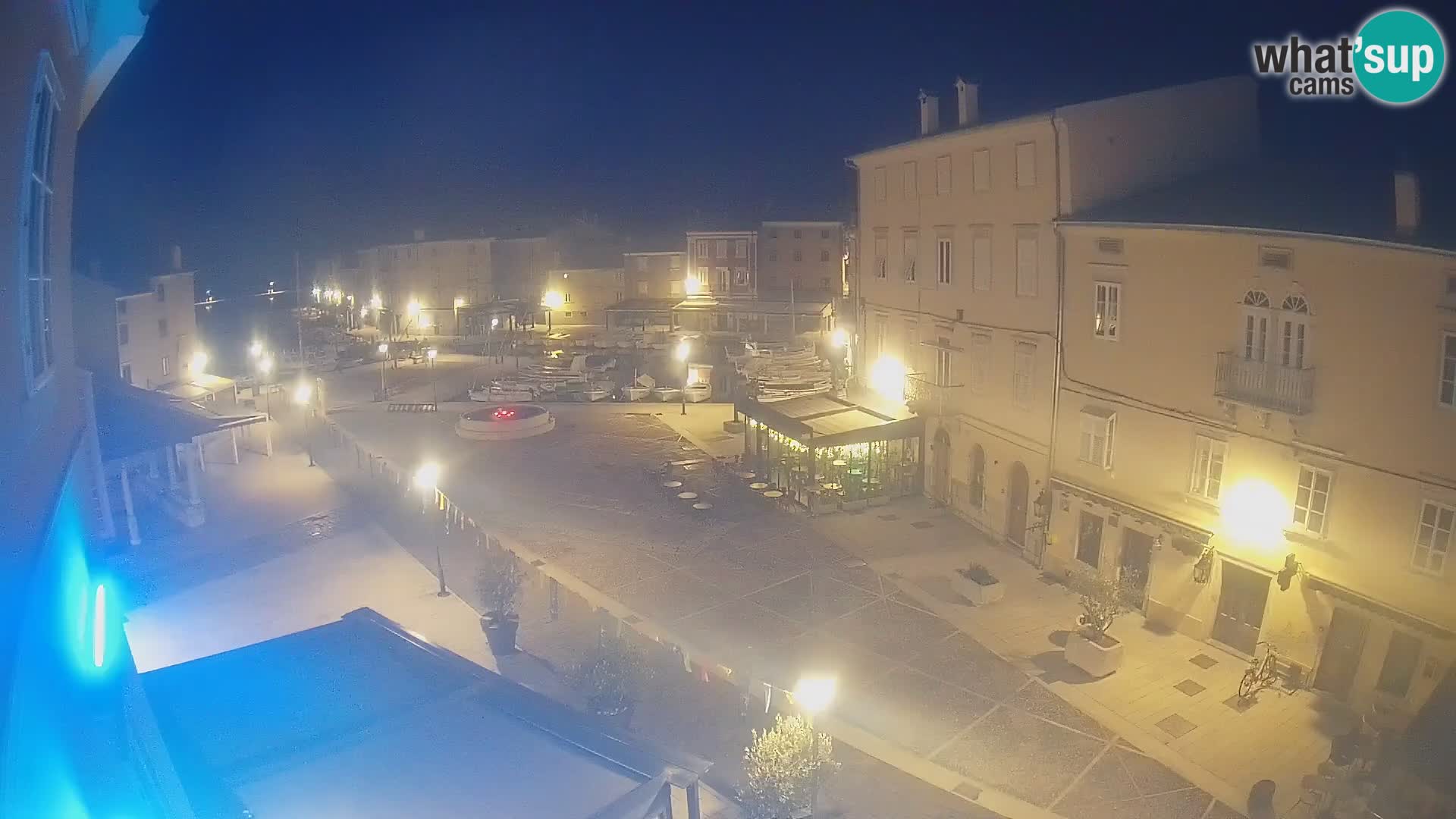 Cámara en vivo ciudad de Cres – plaza principal y “mandrač” – isla de Cres – Croacia