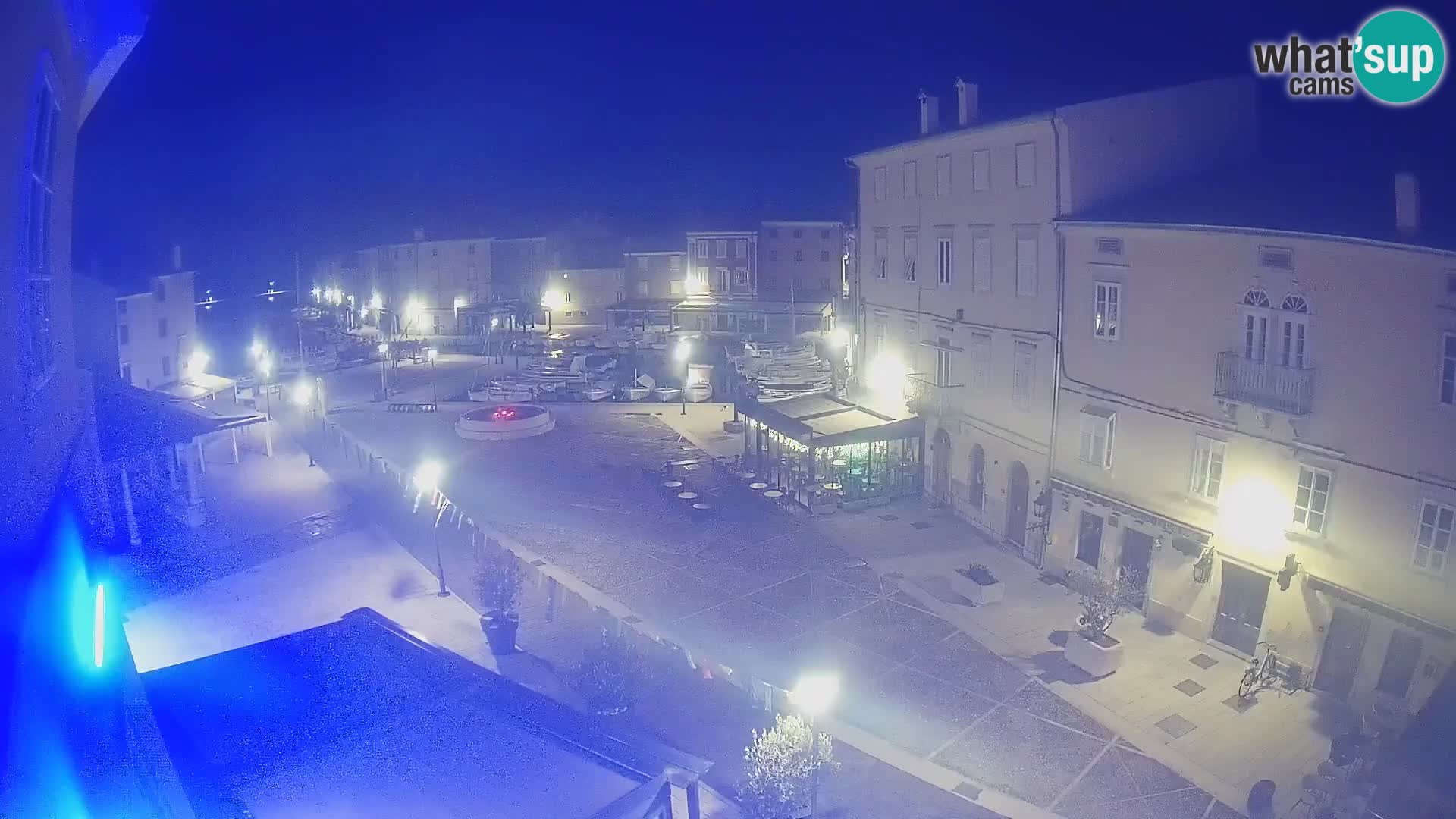 LIVE cam Cres city – place principale et “mandrač” – île de Cres – Croatie