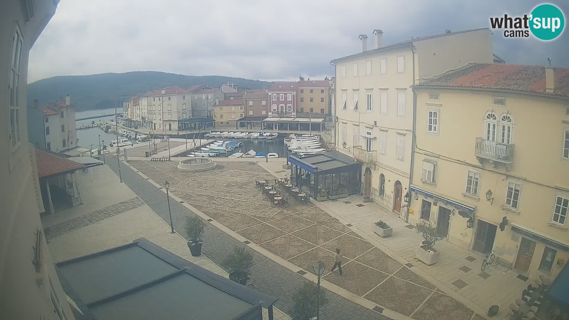 LIVE cam Cres Stadt – Hauptplatz und “mandrač” – Cres Insel – Kroatien