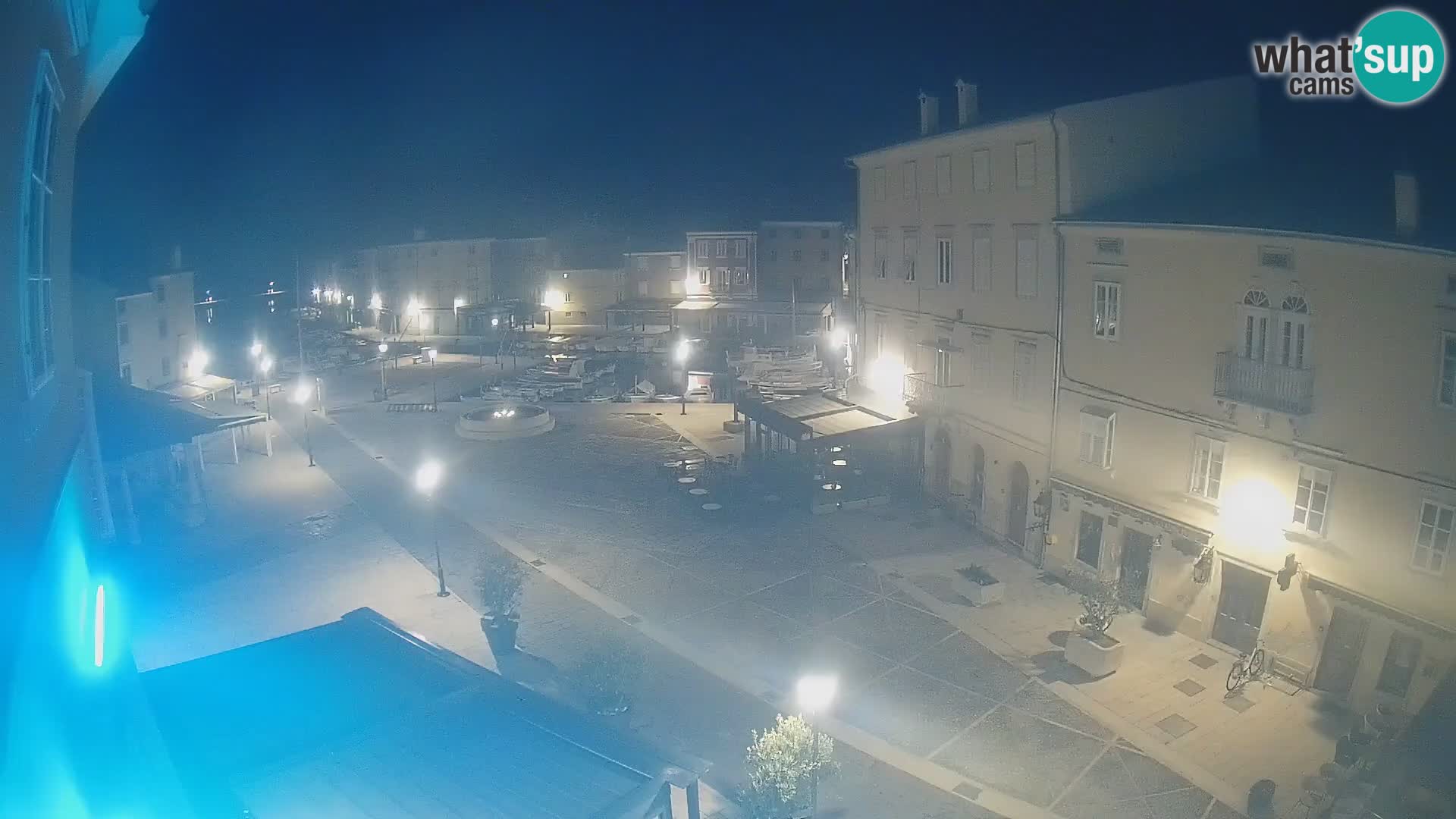 LIVE cam Cres city – place principale et “mandrač” – île de Cres – Croatie