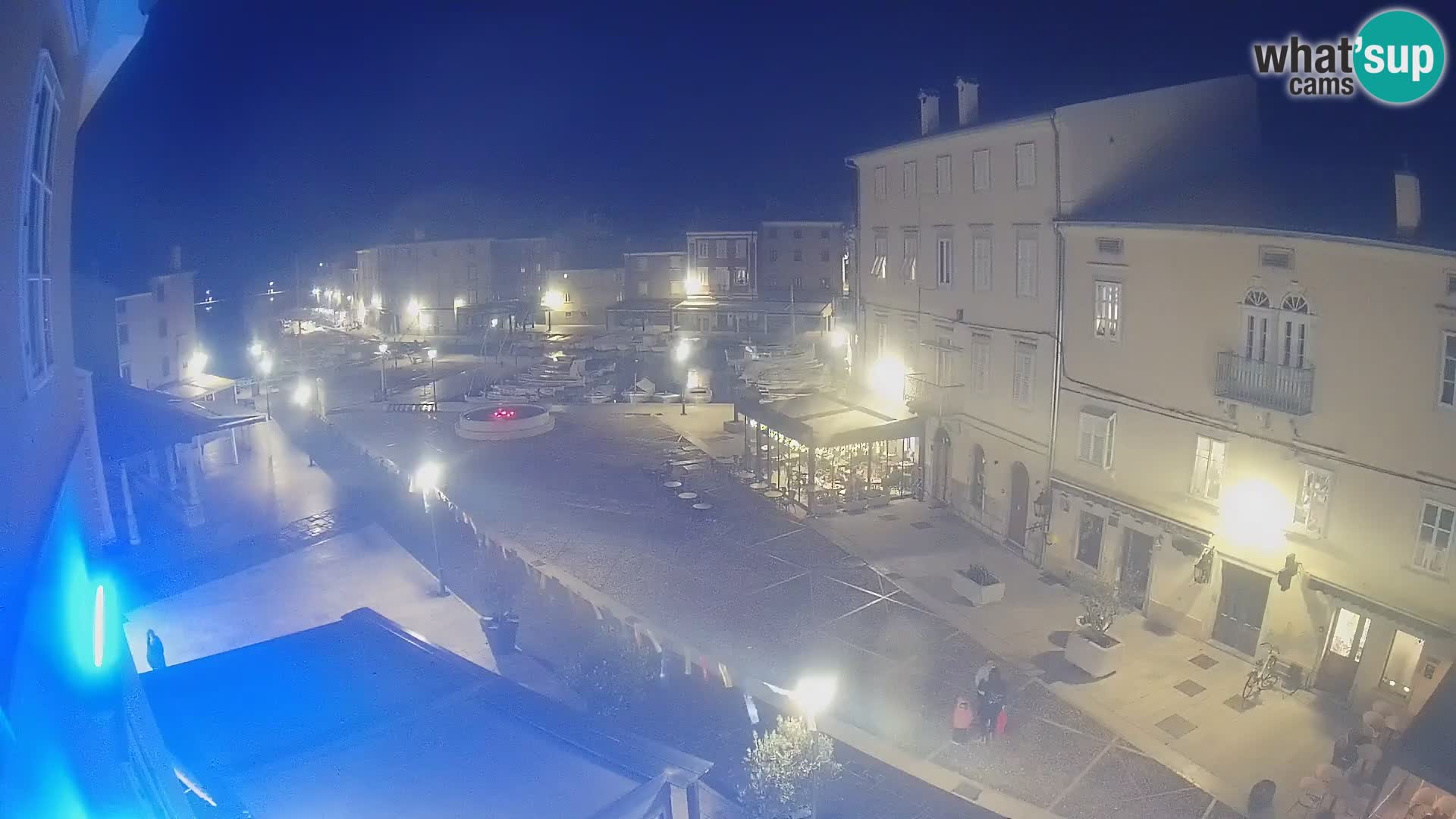 Cámara en vivo ciudad de Cres – plaza principal y “mandrač” – isla de Cres – Croacia