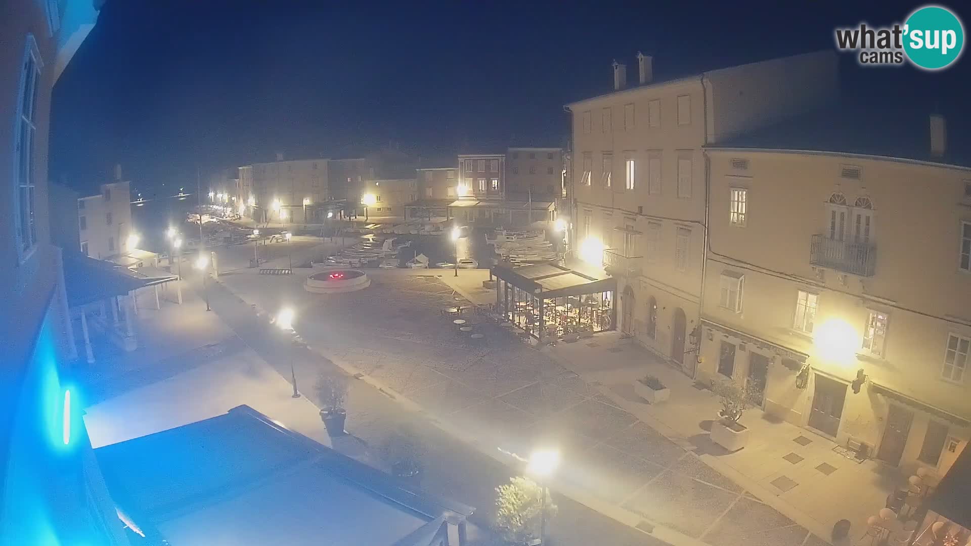 LIVE cam Cres city – place principale et “mandrač” – île de Cres – Croatie