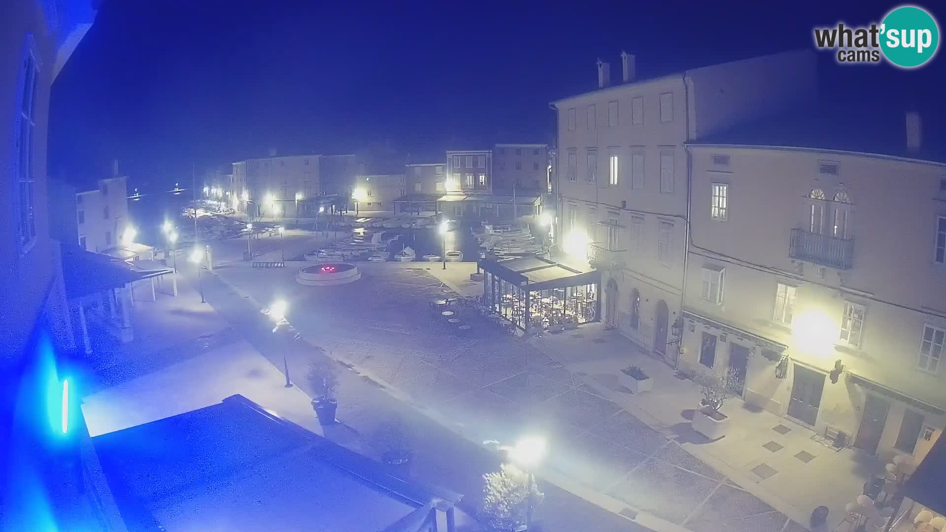 LIVE cam Cres city – place principale et “mandrač” – île de Cres – Croatie