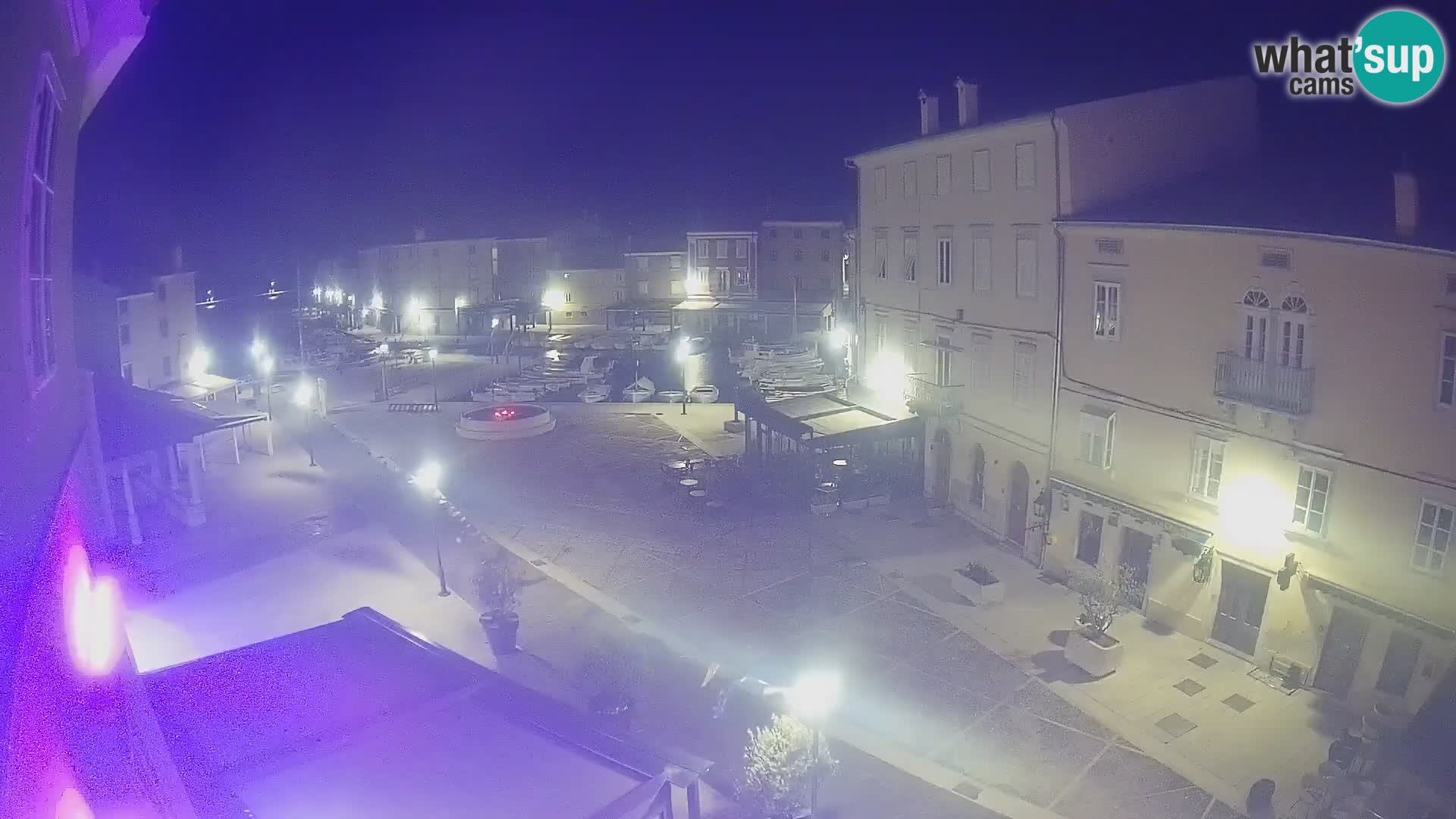 LIVE cam Cres città – piazza principale e “mandrač” – isola di Cherso – Croazia