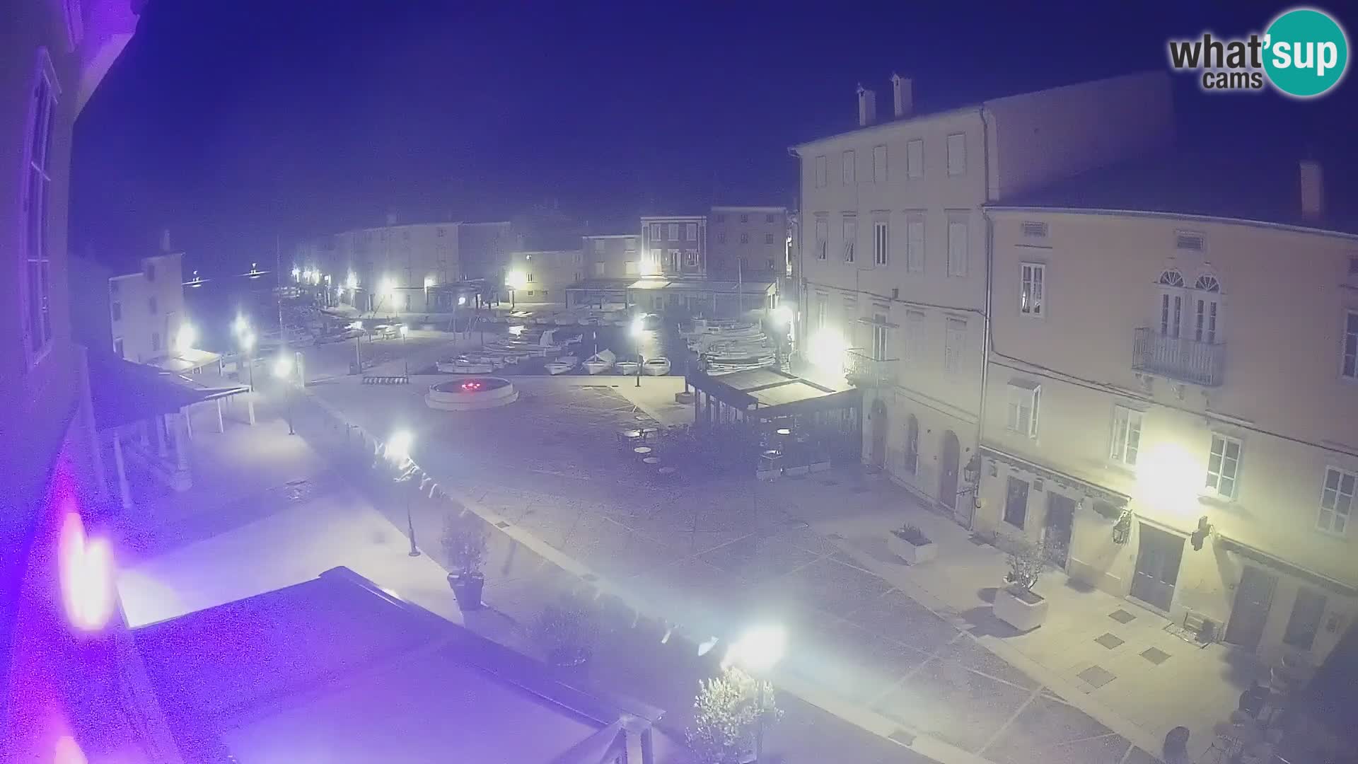 LIVE cam Cres città – piazza principale e “mandrač” – isola di Cherso – Croazia