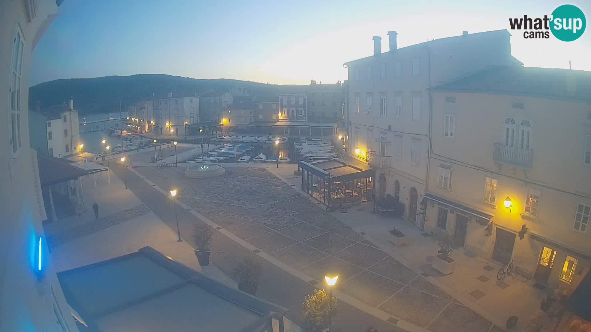 LIVE cam Cres city – main square and “mandrač” – Cres island – Croatia