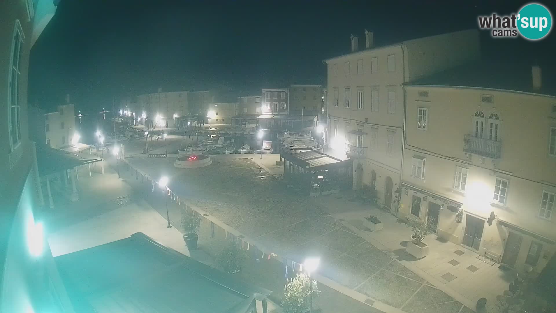 LIVE cam Cres Stadt – Hauptplatz und “mandrač” – Cres Insel – Kroatien