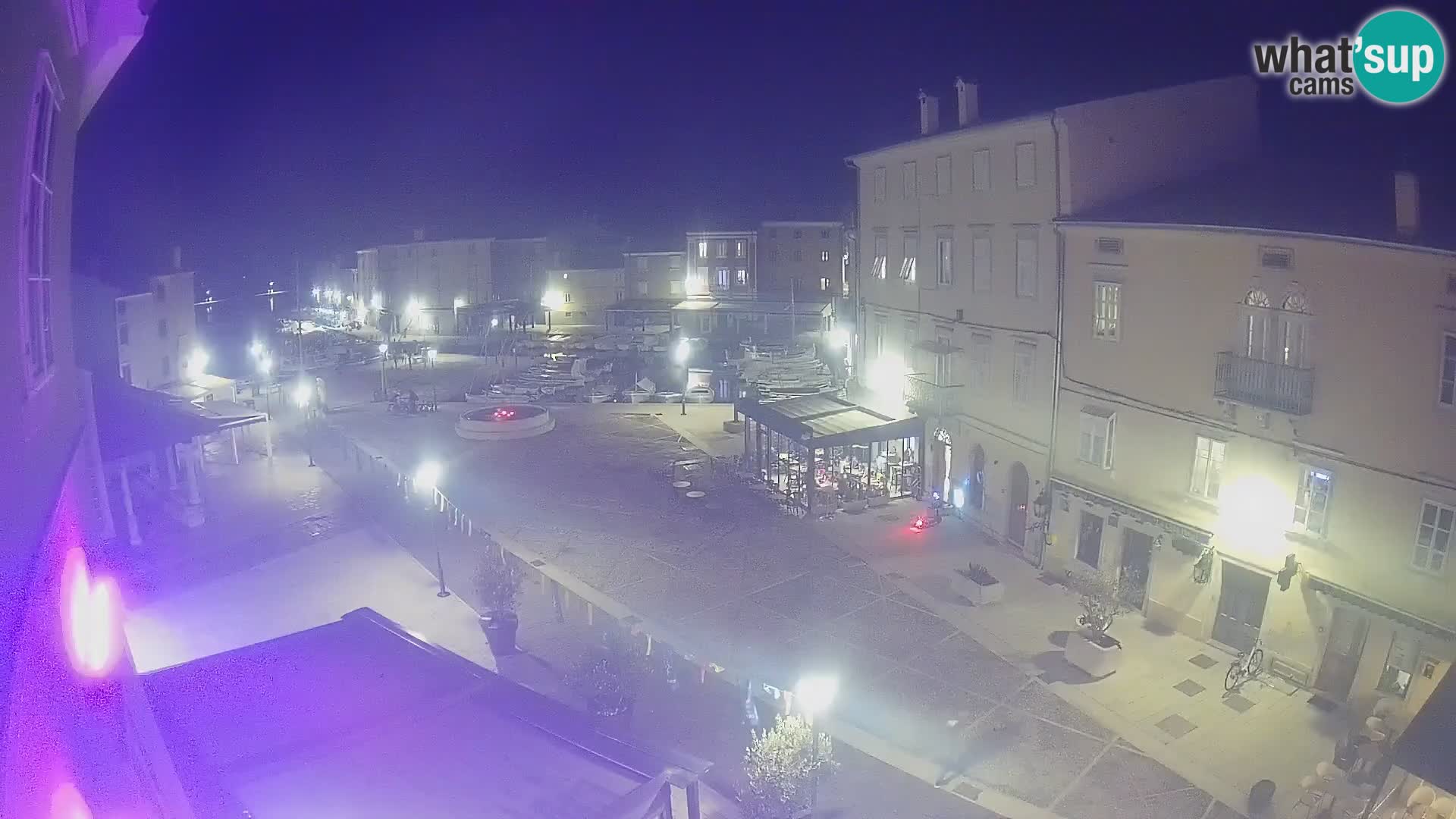 LIVE cam Cres city – place principale et “mandrač” – île de Cres – Croatie